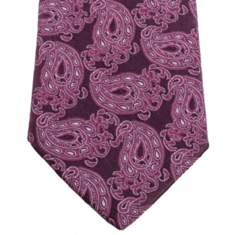 Esta corbata Lanvin es un accesorio formal perfecto que tiene un atractivo nítido y moderno. Fabricado con materiales lujosos, presenta dibujos intrincados y la etiqueta de la marca cuidadosamente cosida en la parte trasera. Seguro que añade mucho