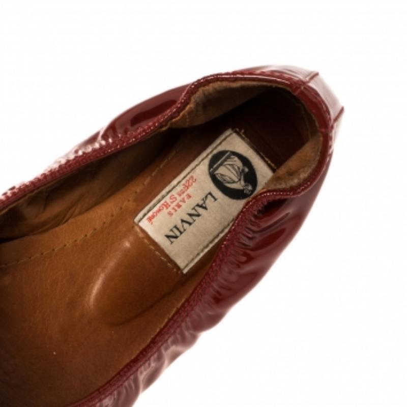 Women's Lanvin Red Patent Leather Scrunch Ballet Flats Size 38 For Sale