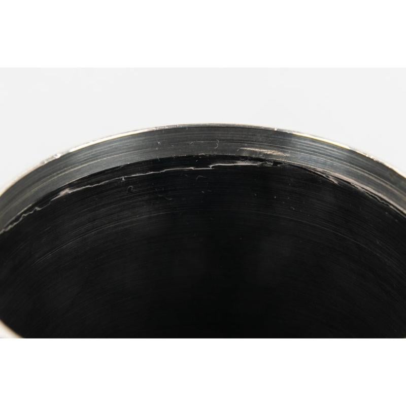 Lanvin Brazalete de metal redondeado con fondo negro en venta 2