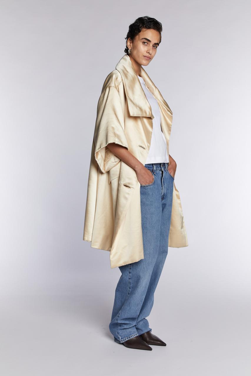 Lanvin Silk Satin Opera Coat 1960s In Good Condition For Sale In London, GB