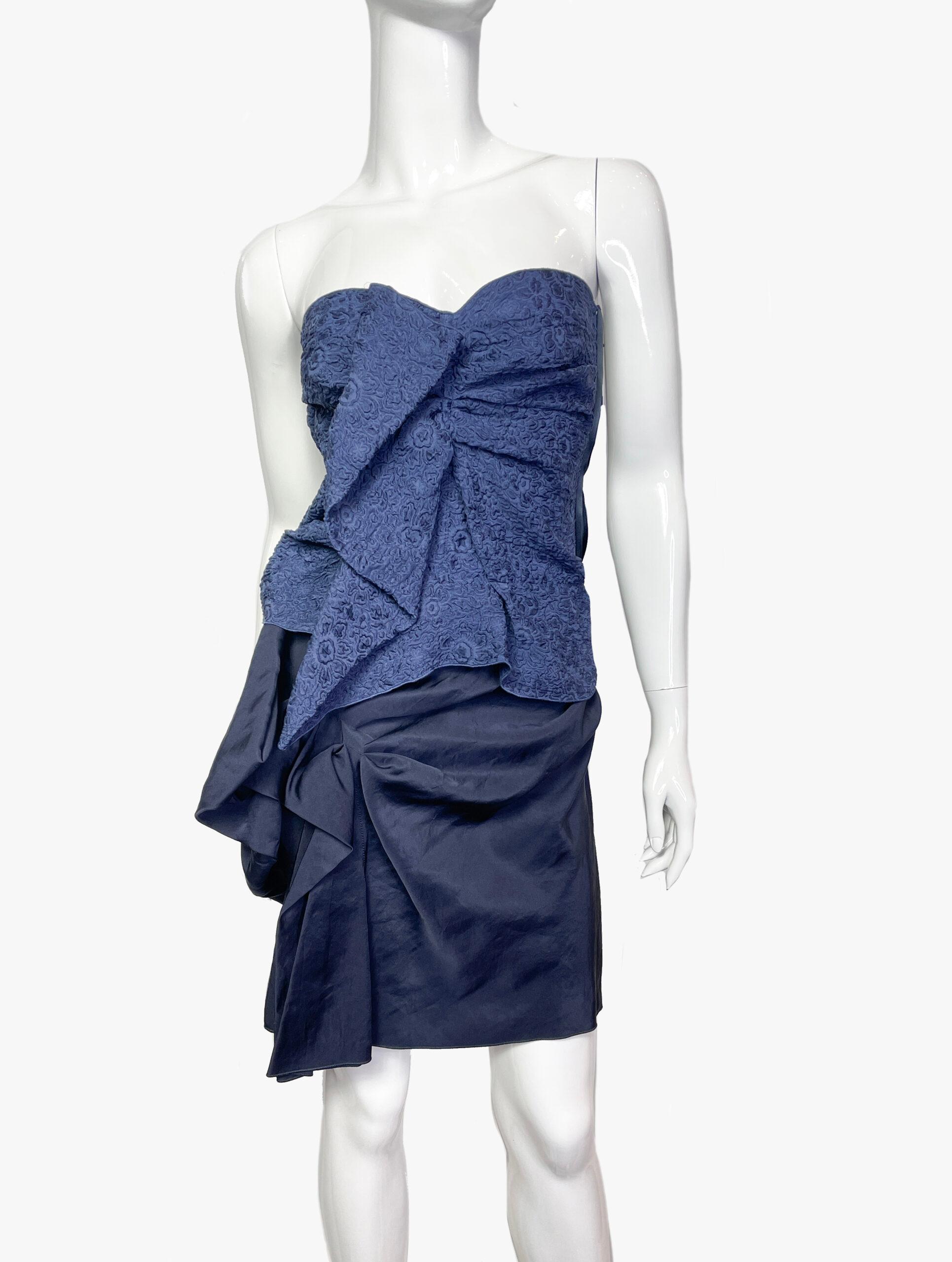 Lanvin dark blue strapless silk dress, stunning draped bustier dress
Collection 2009
Fabric: 100% silk
Size: 36 FR (S)

........Additional information ........

- Photo might be slightly different from actual item in terms of color due to the