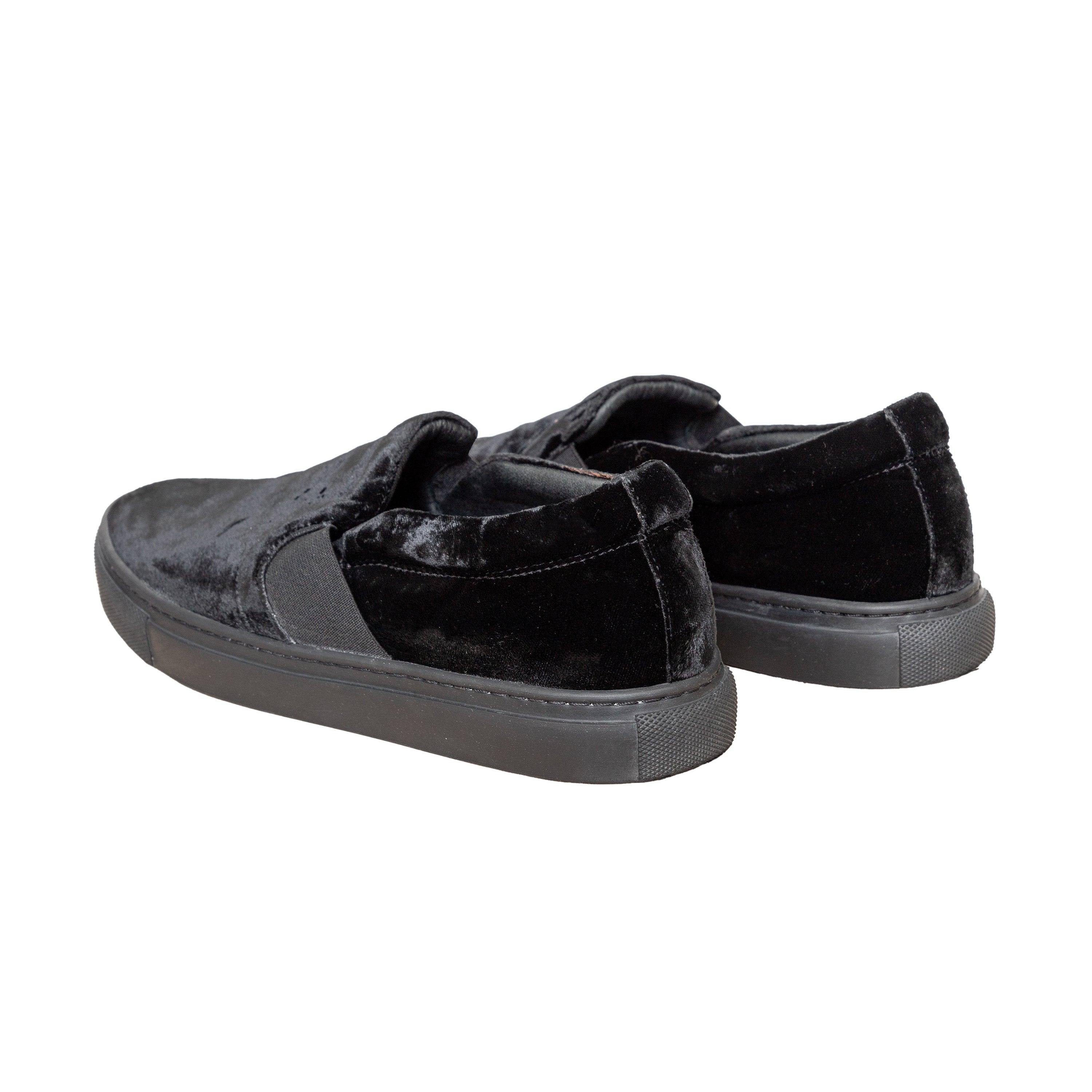 A classic sports-inspired silhouette in supple black velvet, with a flat rubber sole, round toe, elasticized gussets, and branded insole for a sleek, comfortable fit. 
 Measurement: Insole Length:24.5;Heel:2.5 
 Material: Velvet