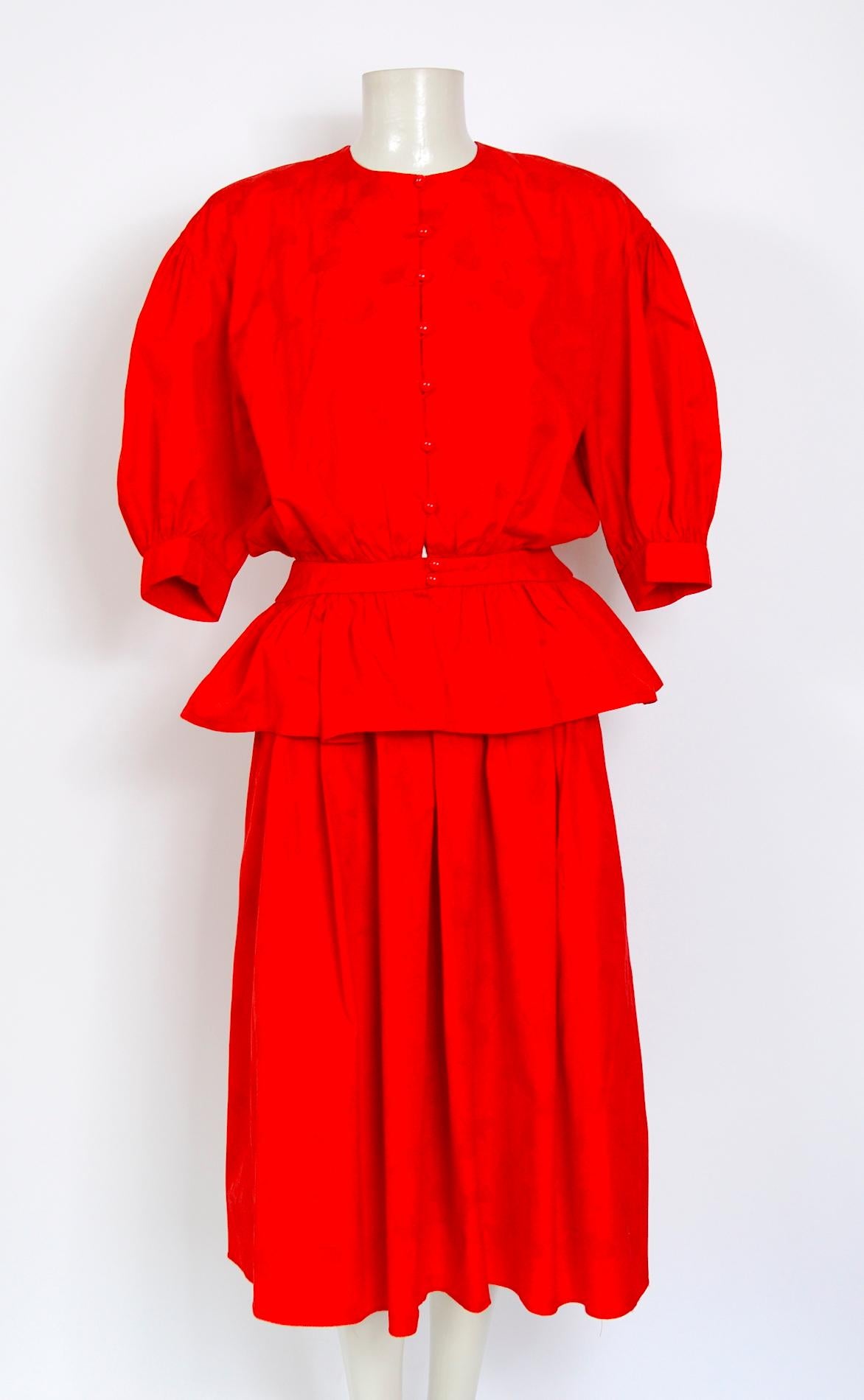 Lanvin vintage 1980s red cotton jacket and skirt summer set In Good Condition For Sale In Antwerp, BE
