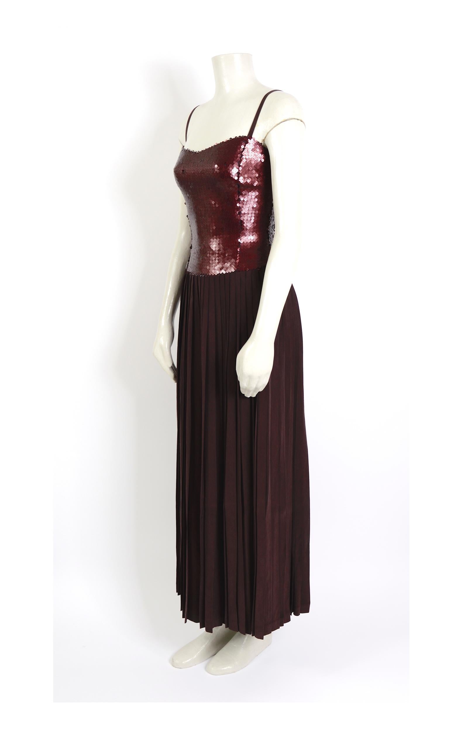 Rouge Lanvin vintage 1990 robe à bretelles en soie plissée et pailletée de couleur brun bordeaux profond en vente