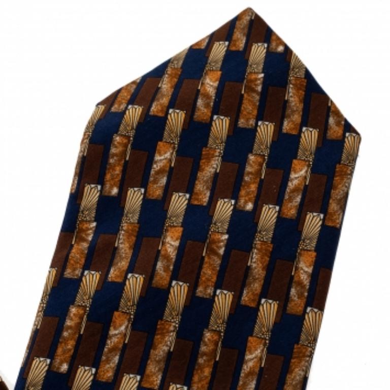 Lanvin Vintage Brown Geometric Printed Silk Traditional Tie In Good Condition In Dubai, Al Qouz 2