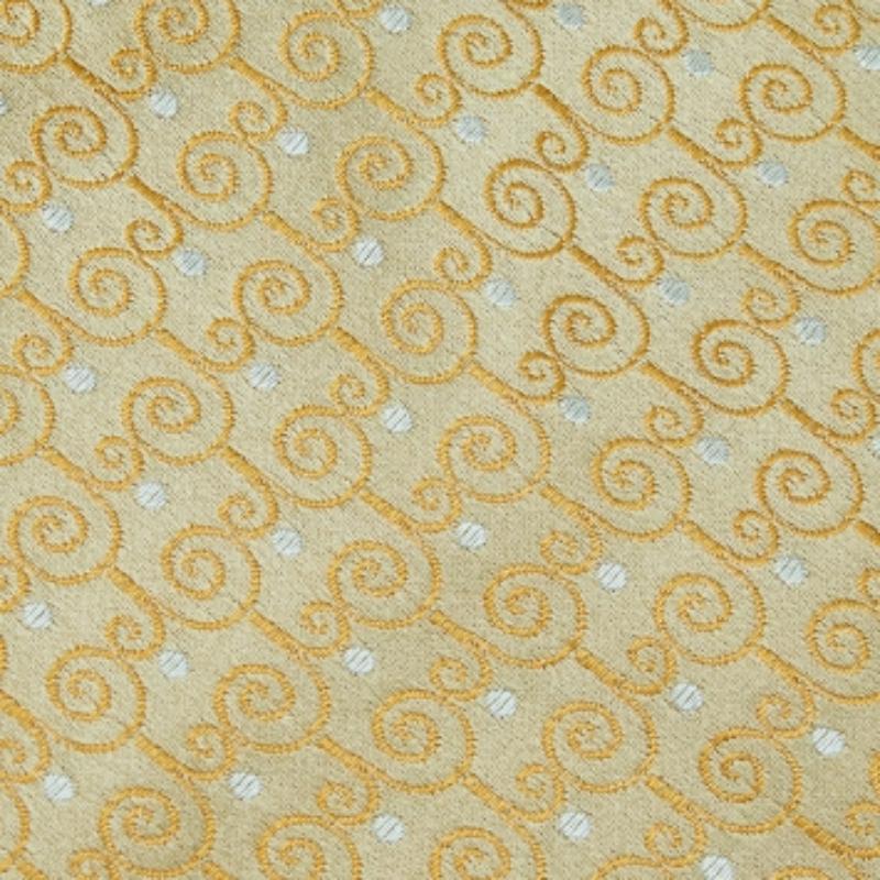Veredeln Sie Ihr formelles Outfit mit dieser atemberaubenden Krawatte aus dem Hause Lanvin. Es ist aus goldfarbenem Vintage-Jacquard-Stoff gefertigt und hat eine Breite von 9,5 cm. Vervollständigen Sie Ihren Stil mit Raffinesse mit dieser Krawatte