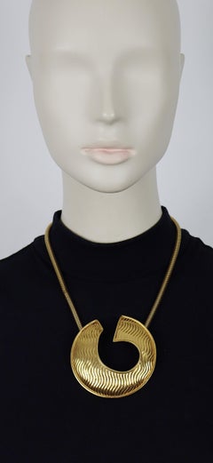 LANVIN Vintage Gold Tone Pendant Necklace