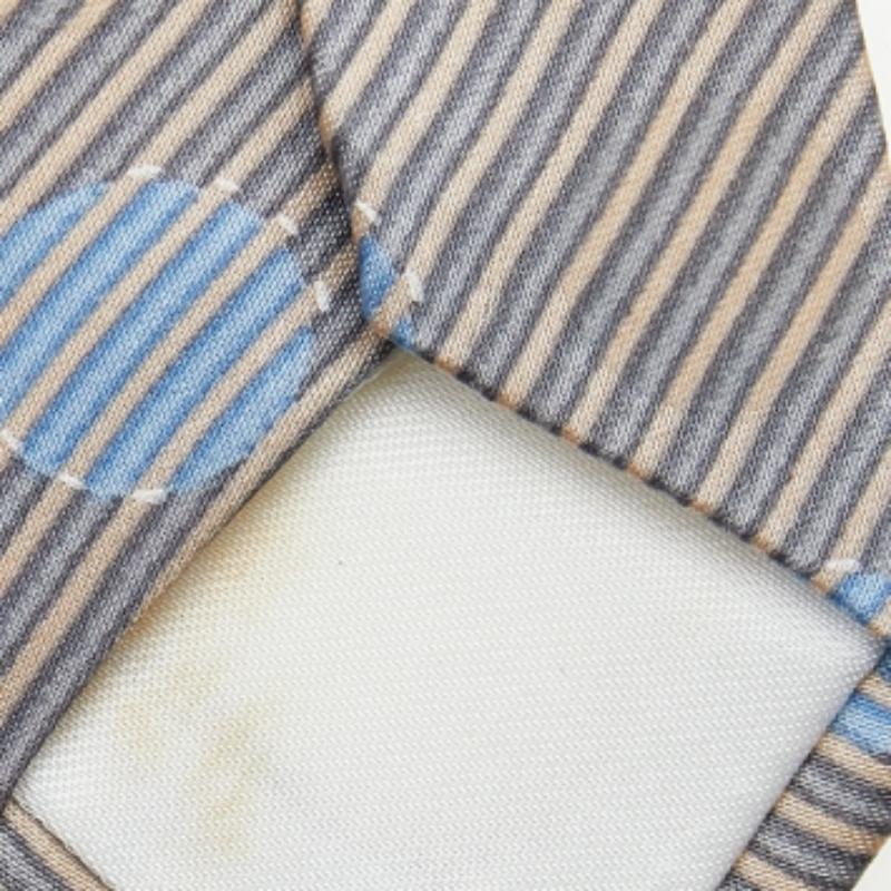 Lanvin Vintage Graue Seidenkrawatte mit Kreisdruck im Zustand „Gut“ im Angebot in Dubai, Al Qouz 2