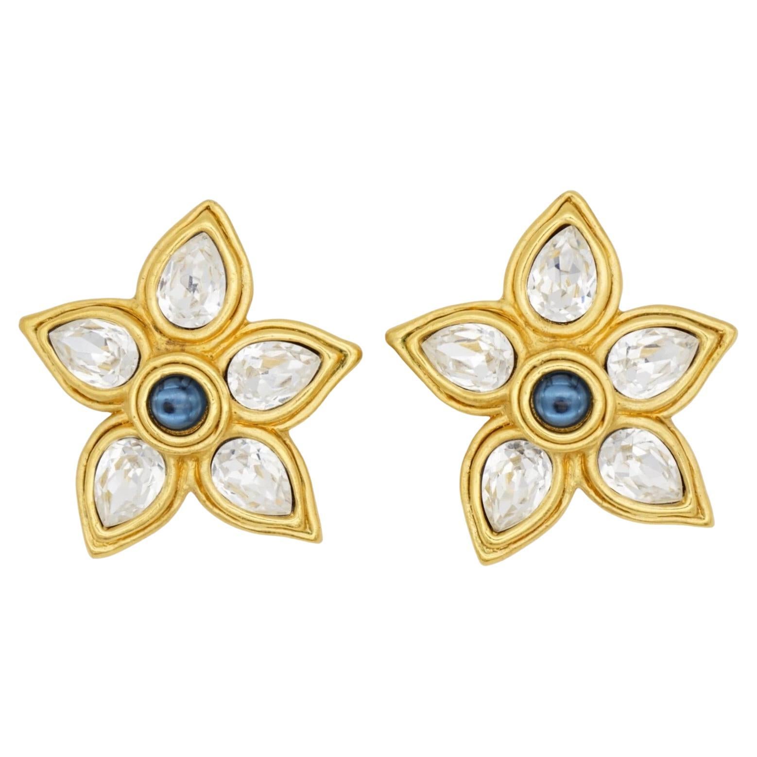 Lanvin Vintage Große tropfenförmige Blumenohrringe aus klarem Kristall mit Saphir und funkelndem Kristall im Angebot
