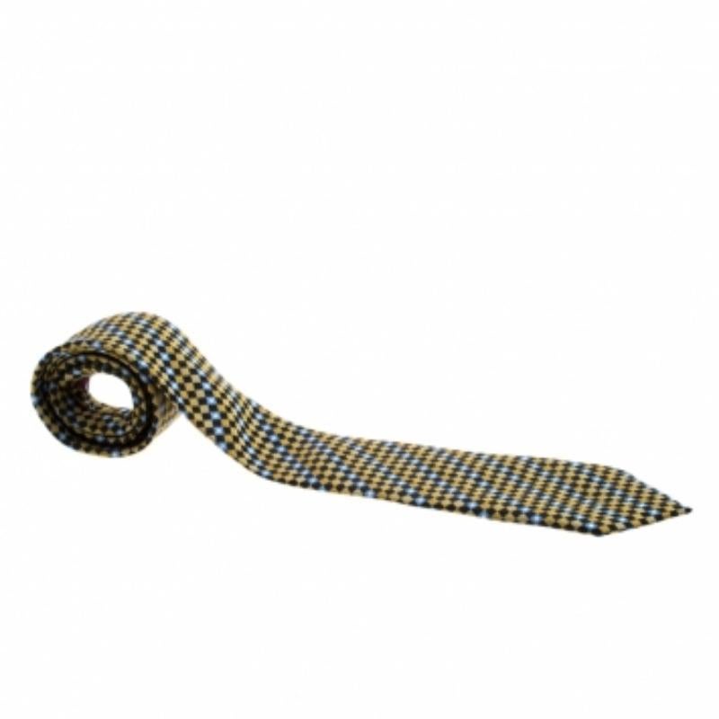 Mit einer Krawatte von Lanvin kann man einfach nichts falsch machen. Er verleiht Ihnen einen schicken Stil, ohne dabei zu übertreiben. Die aus gelber Seide gestrickte Krawatte mit diagonalem Karomuster passt zu jedem Dresscode und ergänzt alle