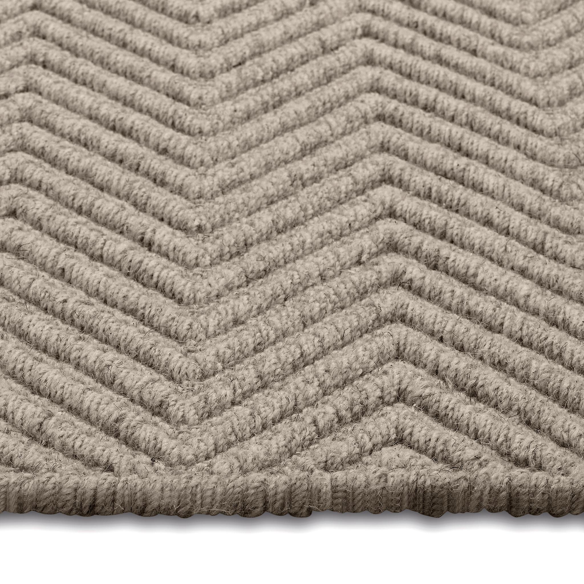 Lanx 6X9ft Grey Wool Natural Chevron Design Luxury Handwoven Rug In New Condition For Sale In New York, NY