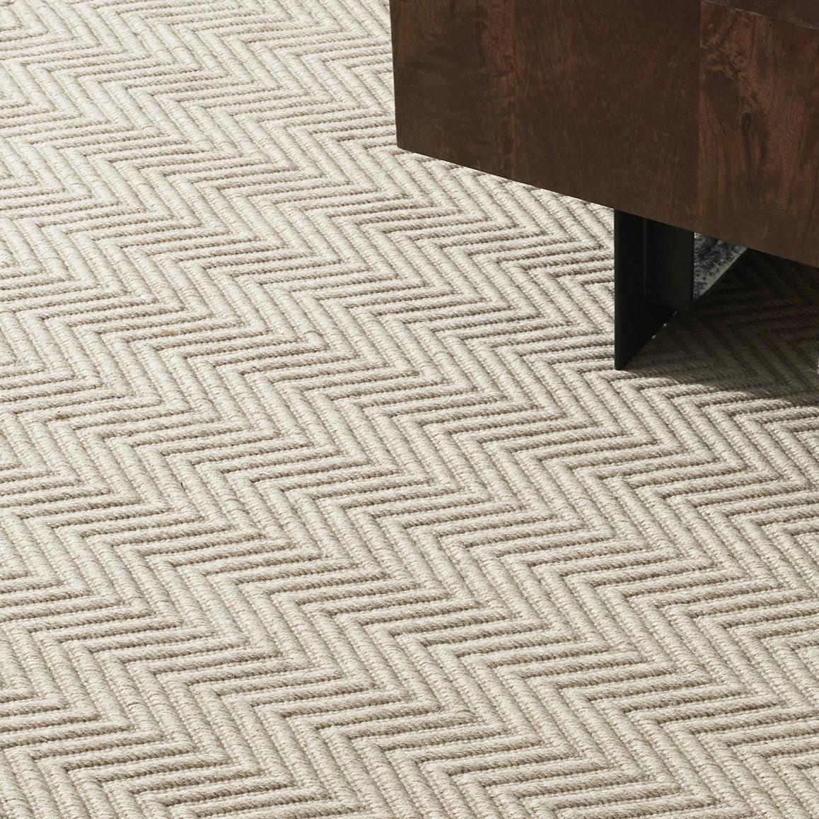 Indiano Lanx 8x10ft beige in lana naturale con disegno chevron, tappeto di lusso tessuto a mano in vendita