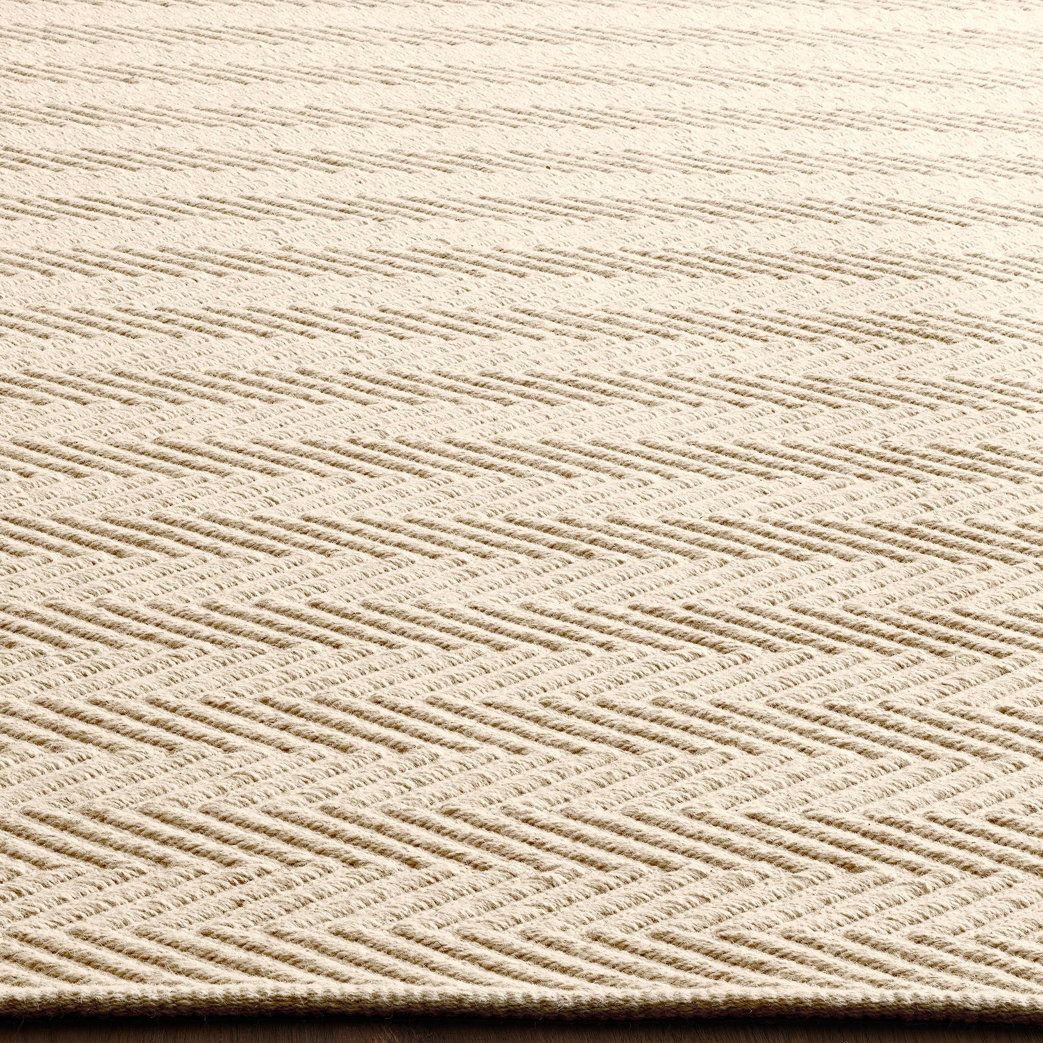 Lanx 8x10ft in lana avorio naturale con disegno chevron, tappeto di lusso tessuto a mano in vendita 1