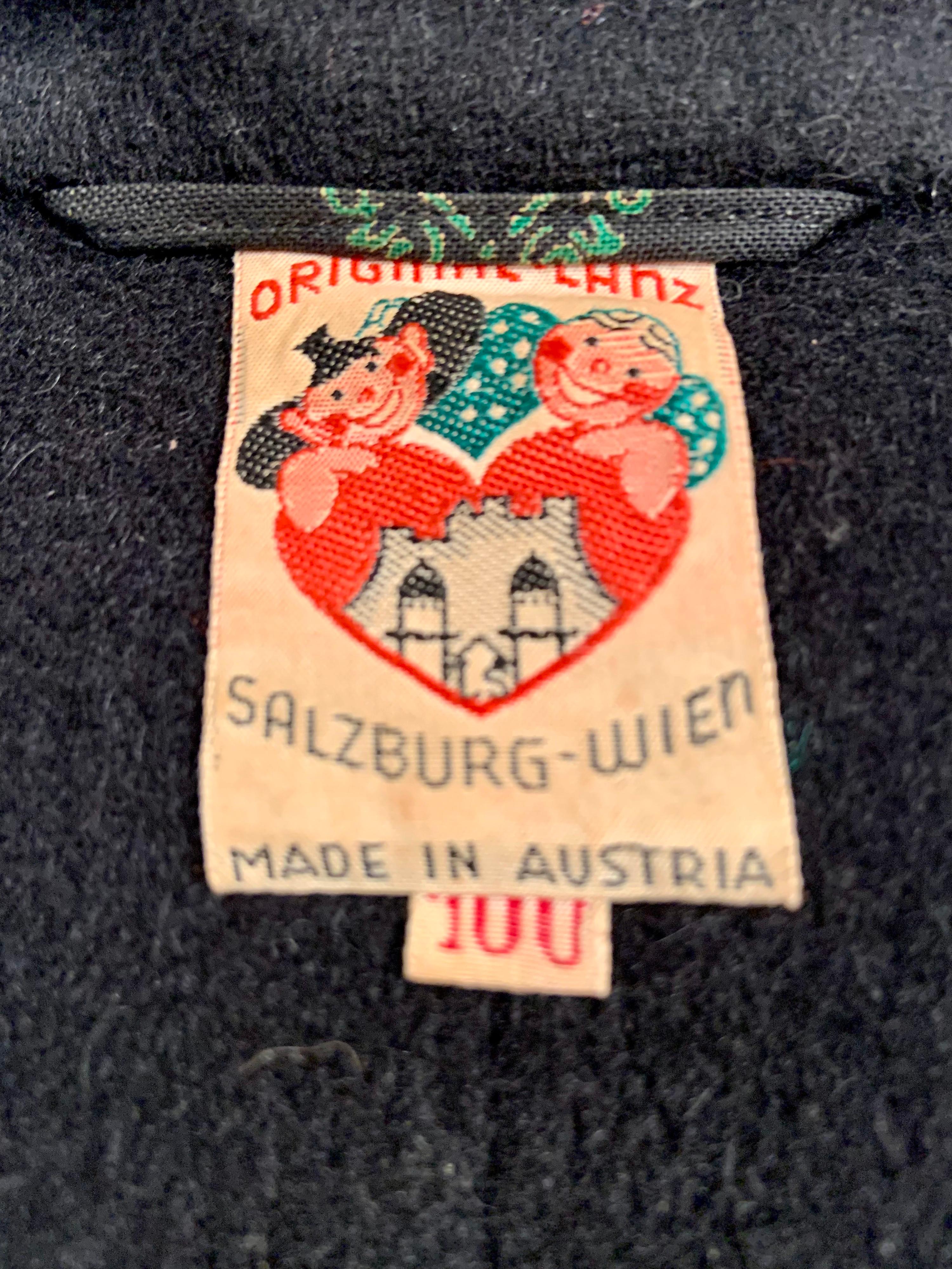 Lanz of Austria Capa de lana negra con ribete de terciopelo negro 4