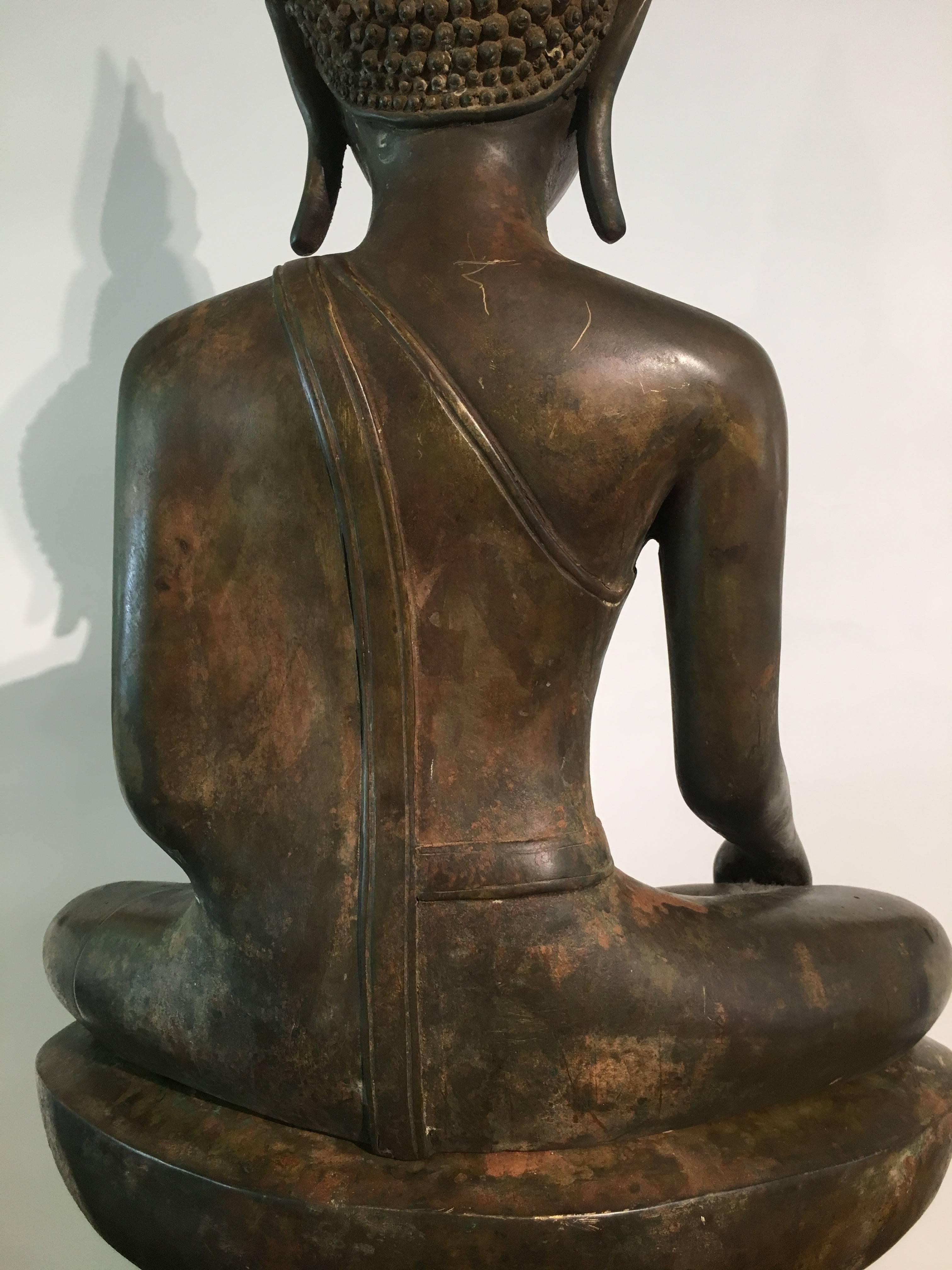 Bouddha Shakyamuni en bronze coulé lao, 17e-18e siècle en vente 5