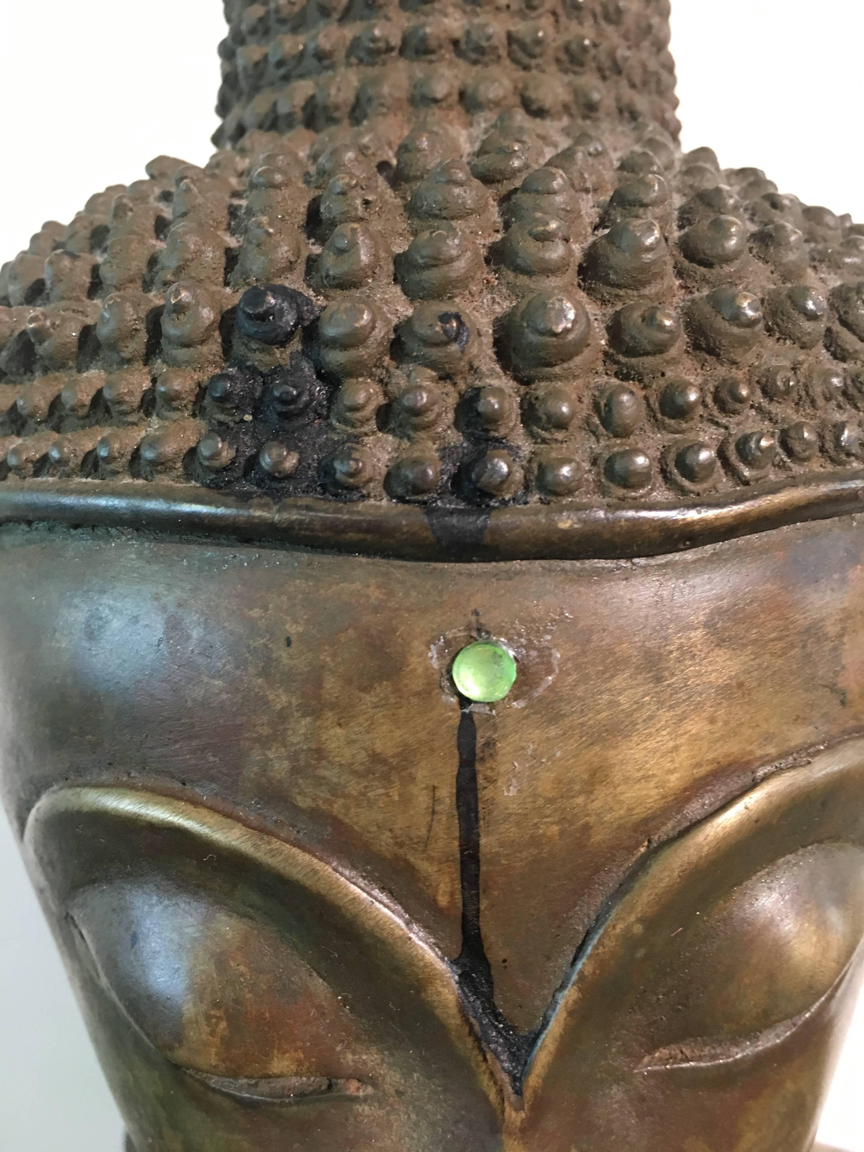 Bouddha Shakyamuni en bronze coulé lao, 17e-18e siècle en vente 8