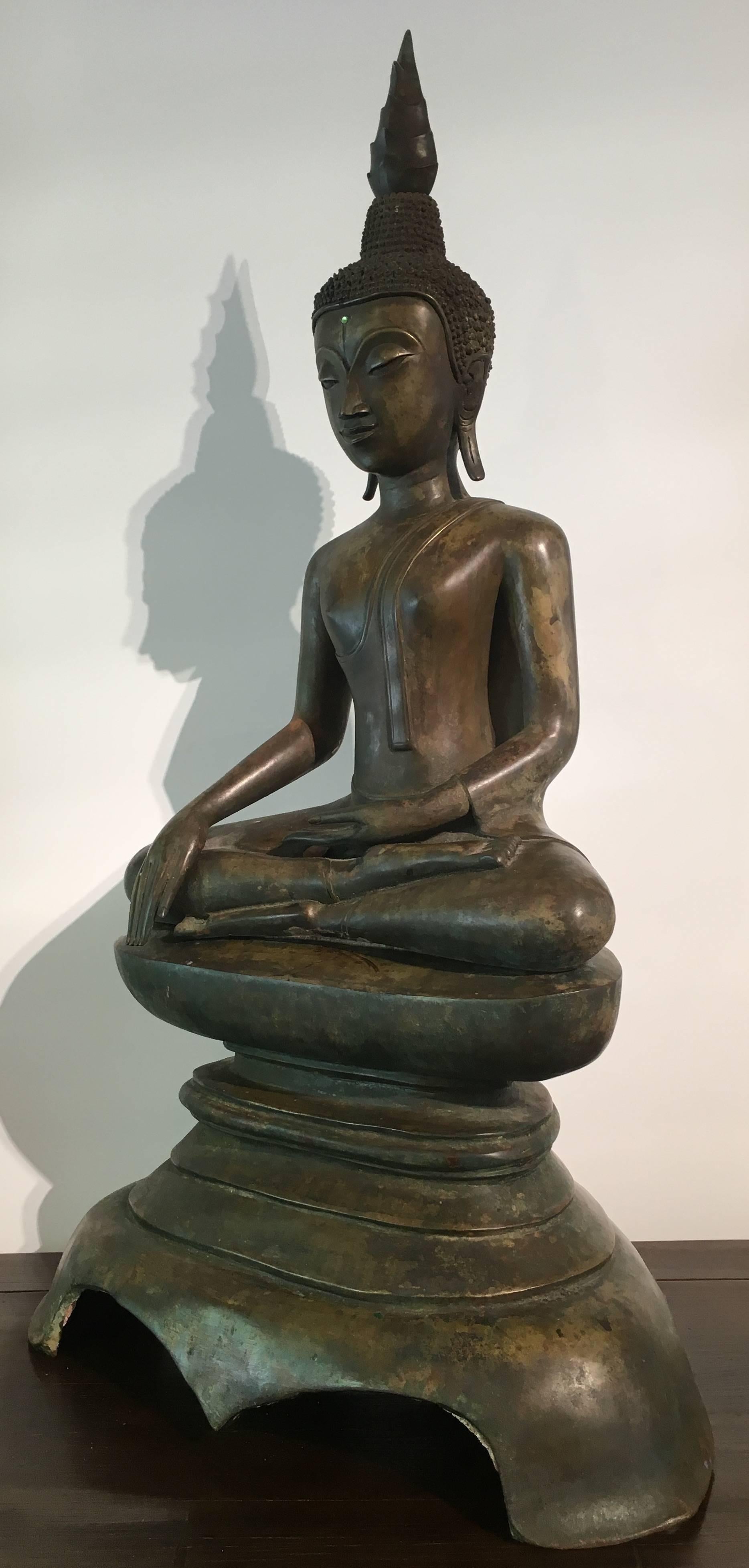 Lao Cast Bronze Shakyamuni Buddha, 17th-18th Century In Good Condition For Sale In Austin, TX