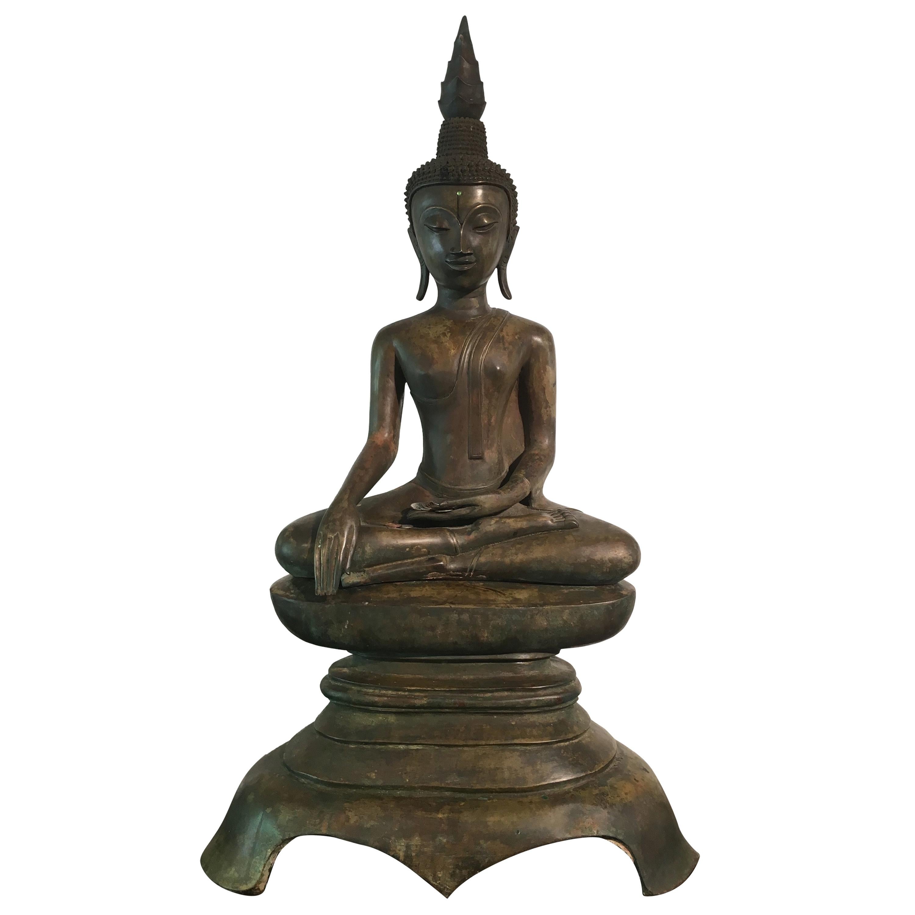 Bouddha Shakyamuni en bronze coulé lao, 17e-18e siècle