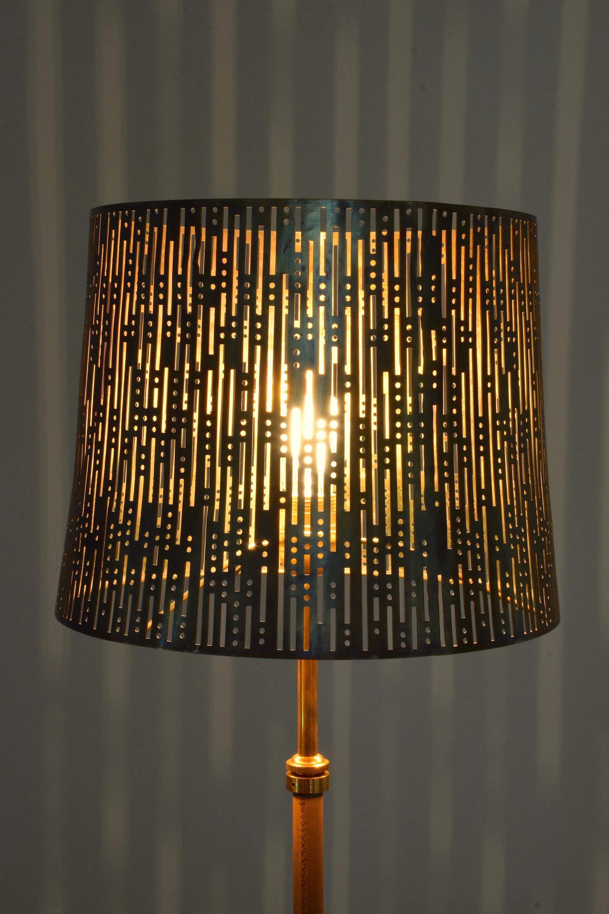 Polished Lao-F1M Modern Openwork Brass Leather Floor Lamp