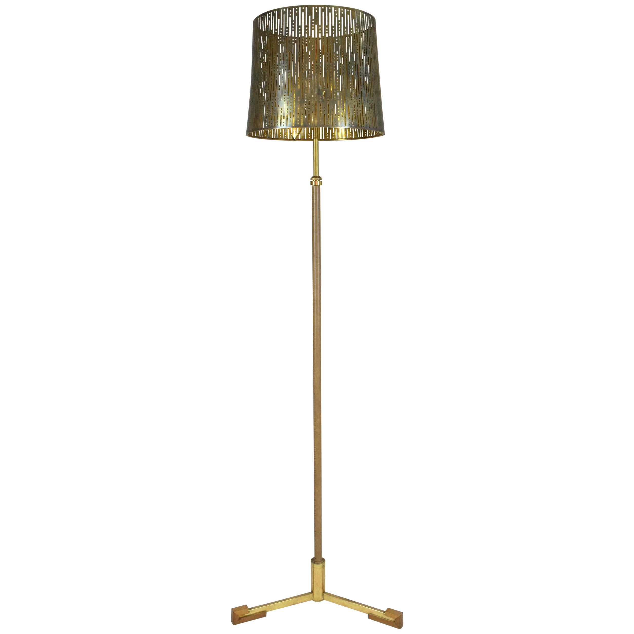 Lao-F1M Modern Openwork Brass Leather Floor Lamp