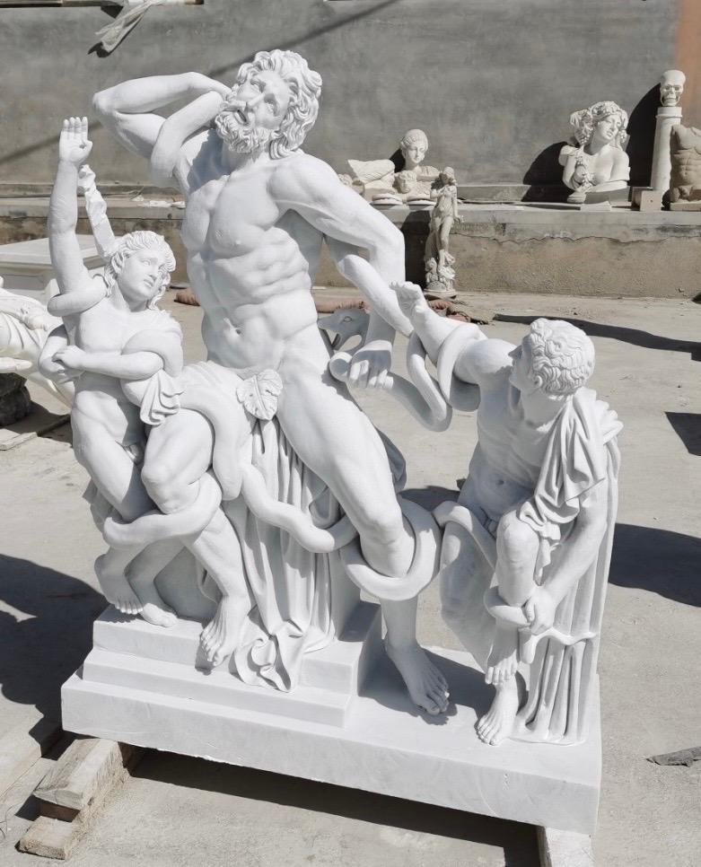 XX secolo Laocoön and His Sons Marble Sculpture - Classical Greek/Roman, 20th Century in vendita