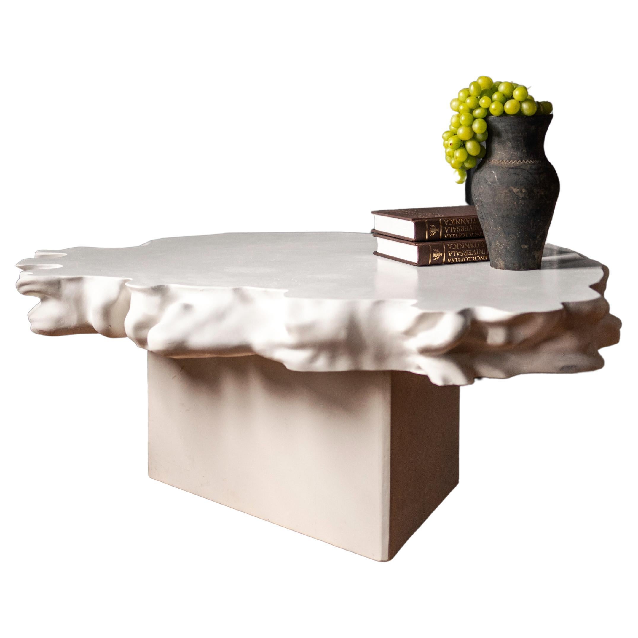 Table basse sculptée d'art contemporain par Eduard Locota 