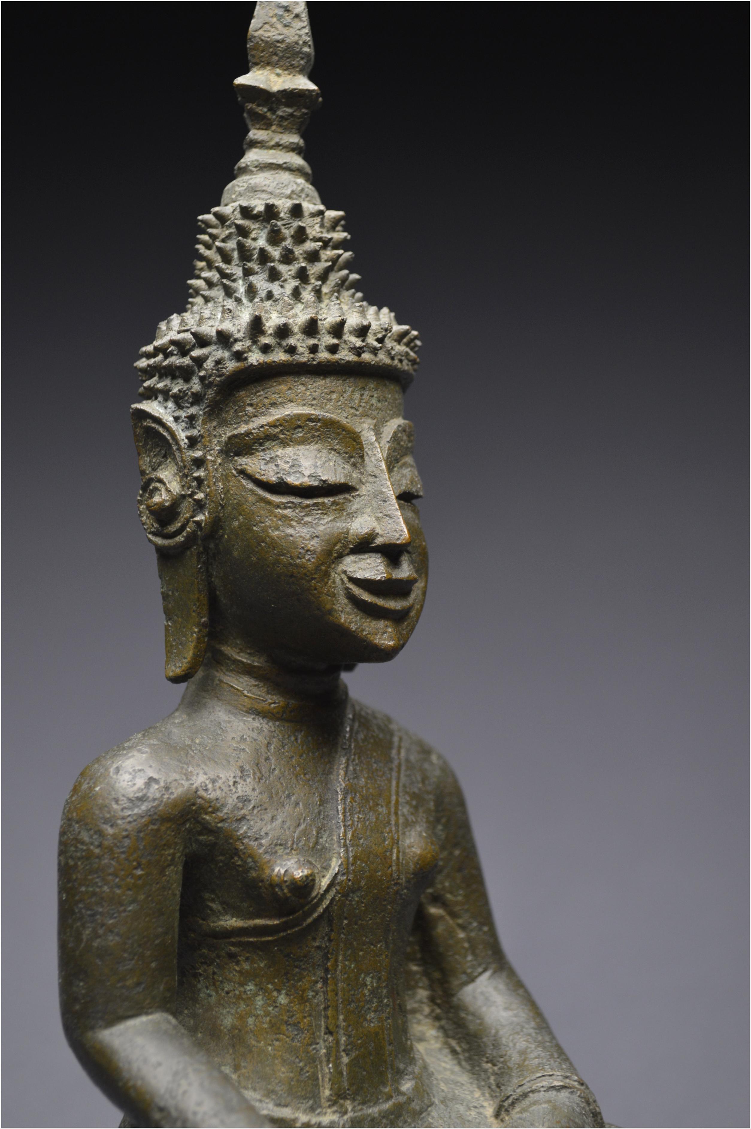 Laos, 18th-19th Century, Ancient Buddha Maravijaya in Bronze with Green Patina 3