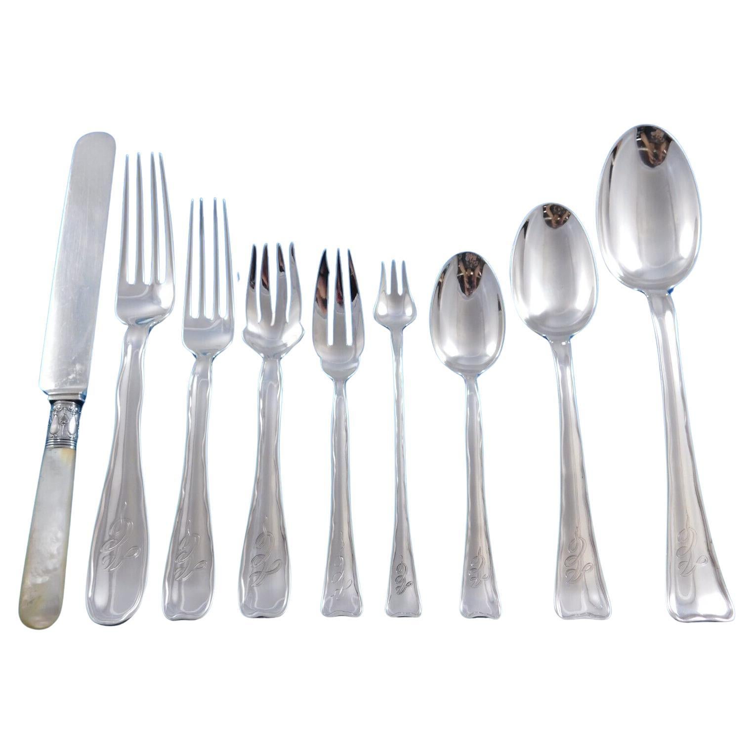 https://a.1stdibscdn.com/lap-over-edge-plain-by-tiffany-co-sterling-silver-flatware-set-service-108-pc-for-sale/f_10224/f_363655721695909706471/f_36365572_1695909706859_bg_processed.jpg