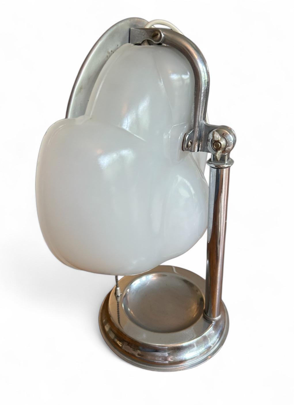 LaPeer Lamp Company lampe de coiffeuse chromée de l'époque Hollywood Deco 1920 Bon état - En vente à Wilton, CT