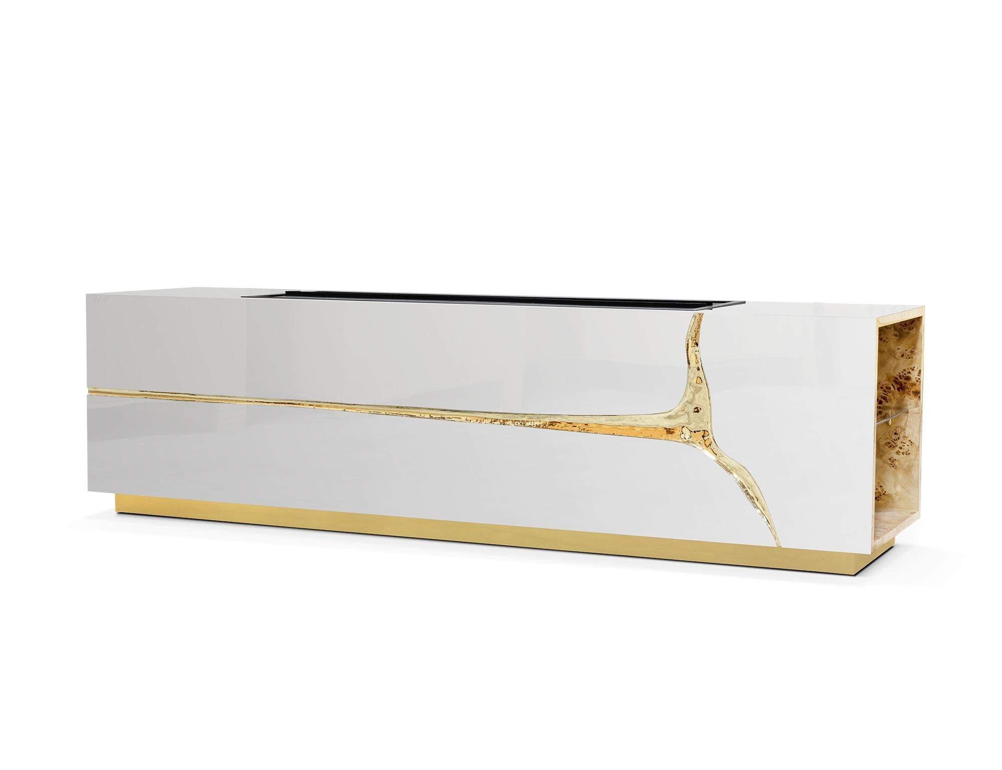 Lapiaz Fireplace - Hand-Polished Steel & Brass - Boca do Lobo In New Condition For Sale In Rio Tinto, PT