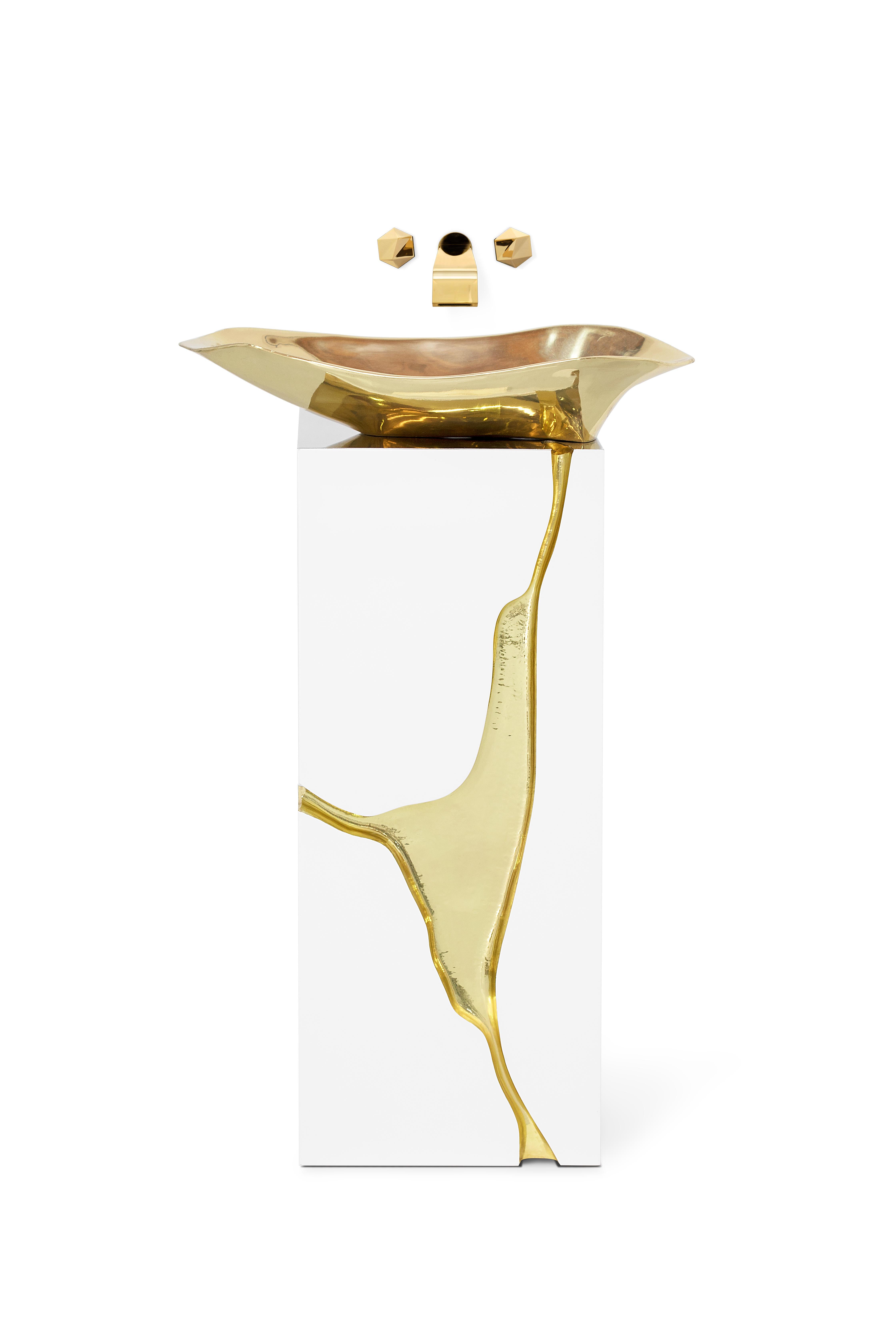 Cast Modern Lapiaz With Gold Lacquered Glass Freestanding By Maison Valentina For Sale