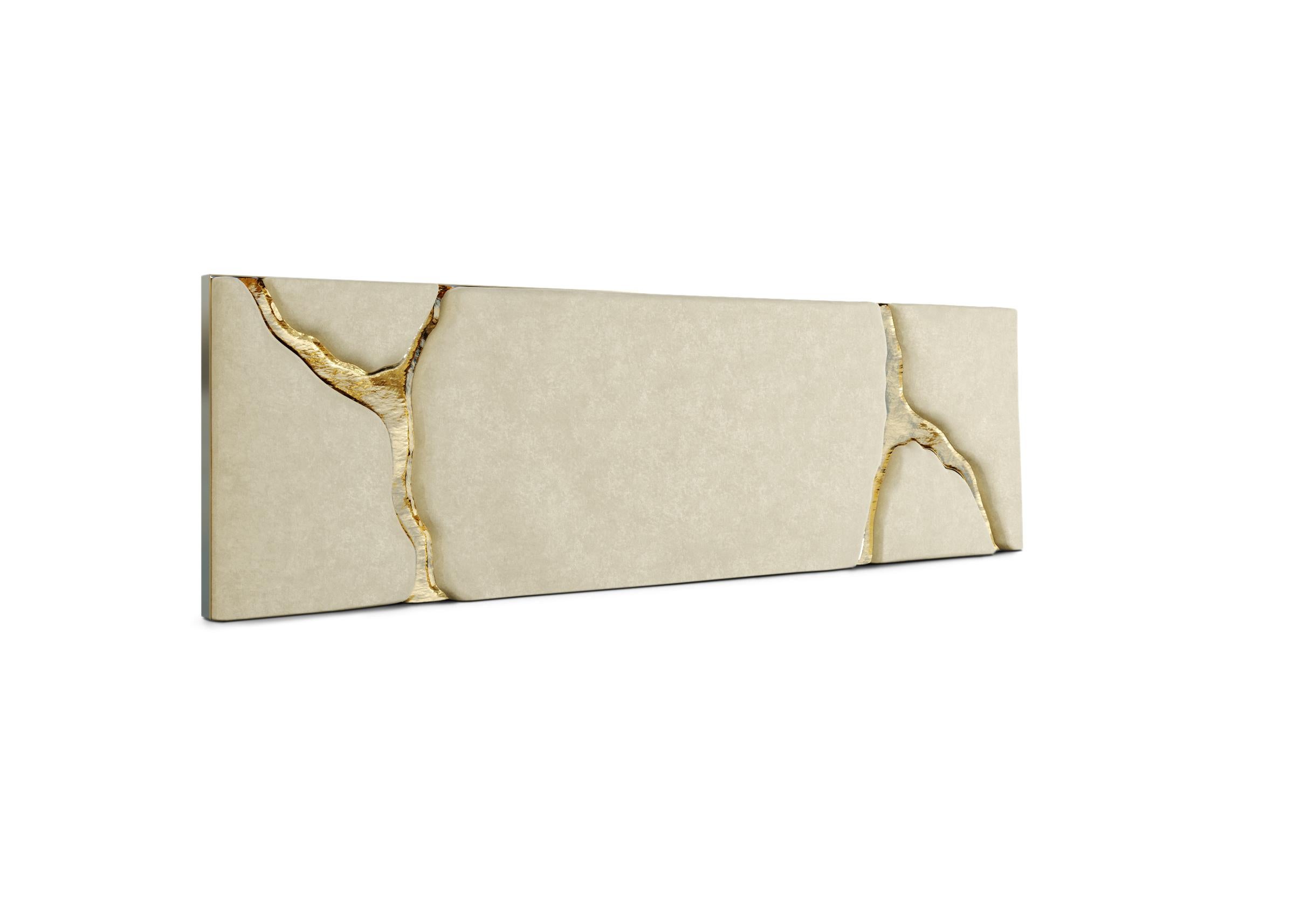 Lapiaz White Headboard - Hand-Crafted Upholstery & Polished Brass - Boca do Lobo In New Condition For Sale In Rio Tinto, PT