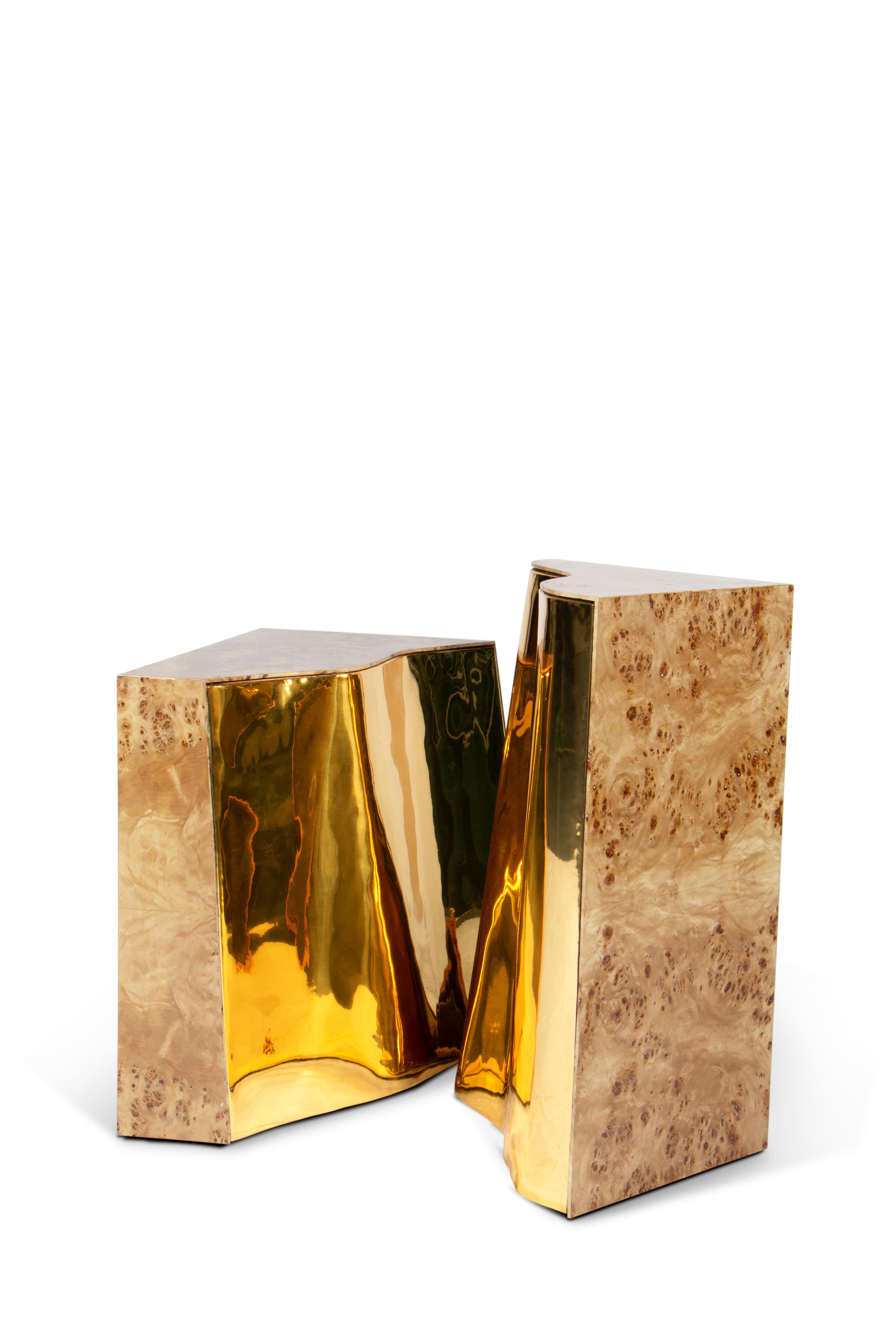 Portugais Table d'appoint Lapiaz, menuiserie artisanale en laiton et placage - Boca do Lobo en vente