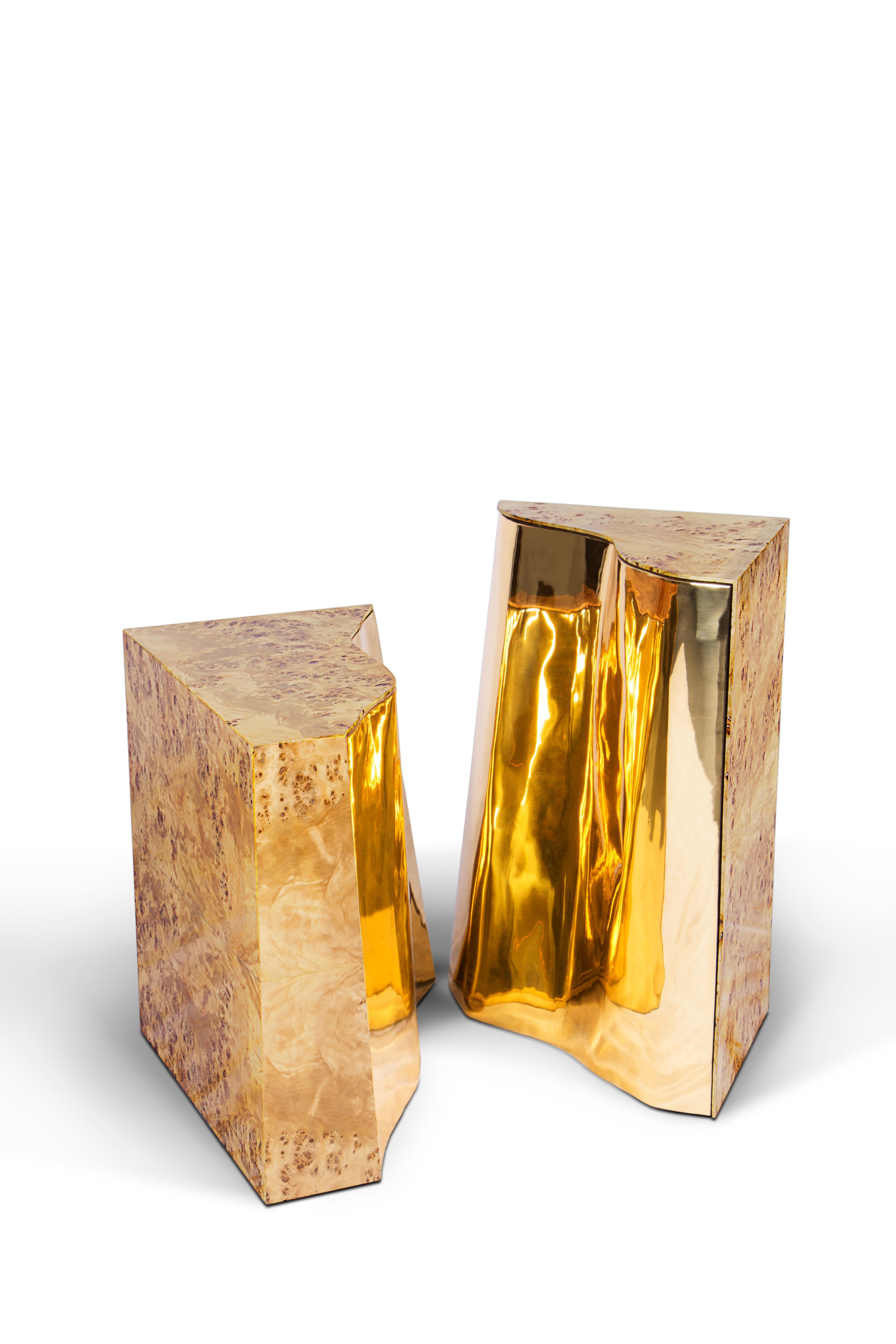 XXIe siècle et contemporain Table d'appoint Lapiaz, menuiserie artisanale en laiton et placage - Boca do Lobo en vente