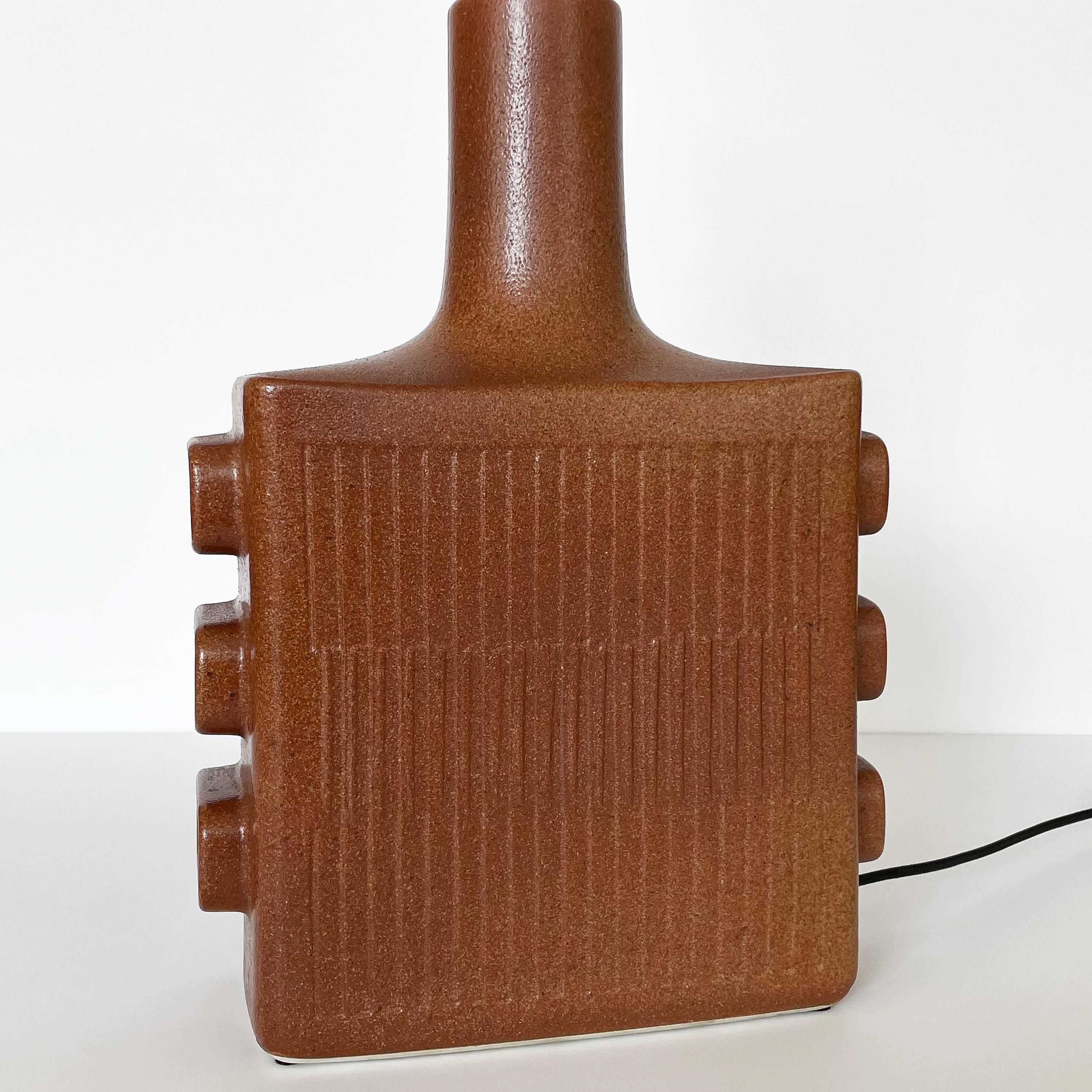 Late 20th Century Lapid Sculptural Ceramic Table Lamp