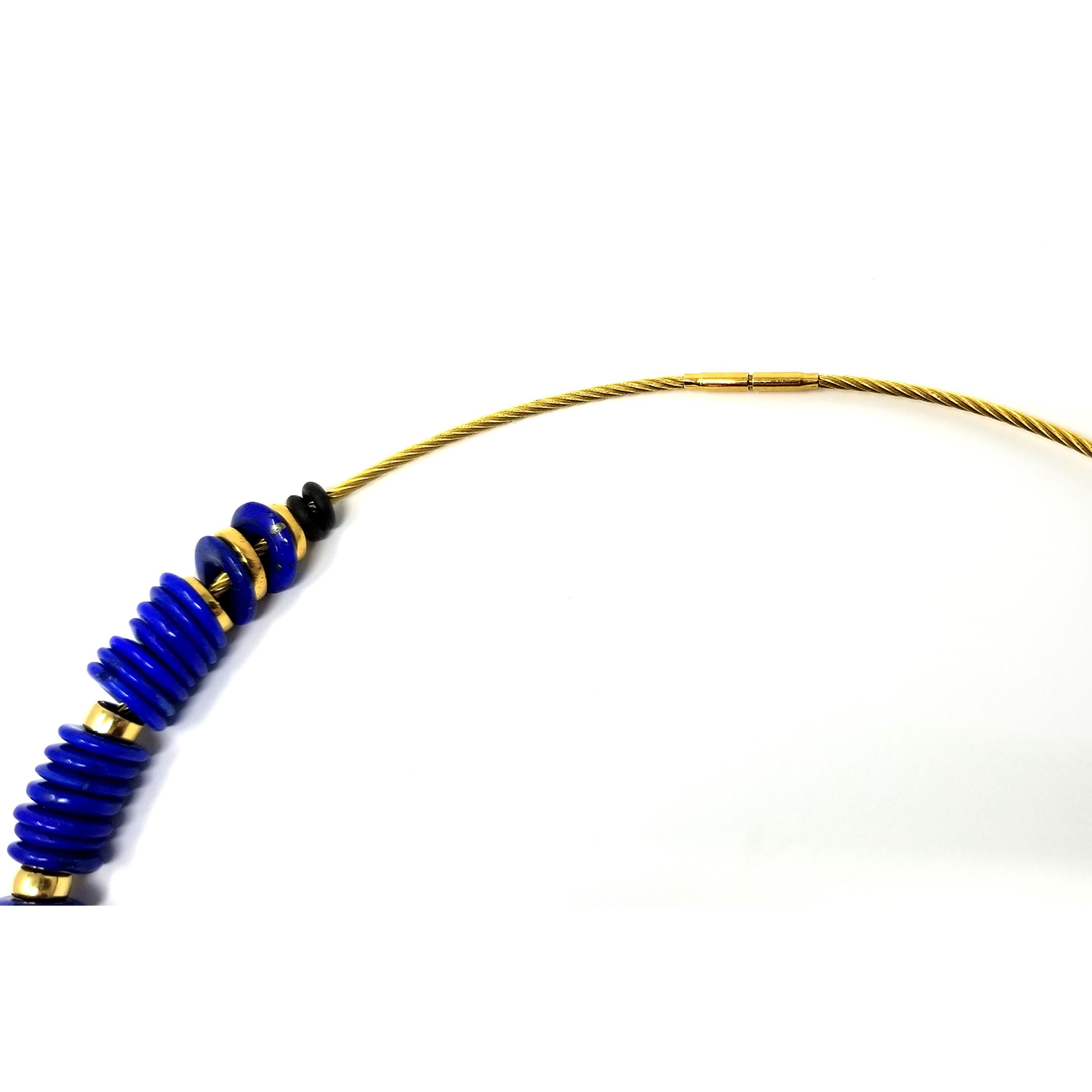 Lapis, 18 Karat und 20 Karat handwerkliche Perlen-Halskette im Angebot 1