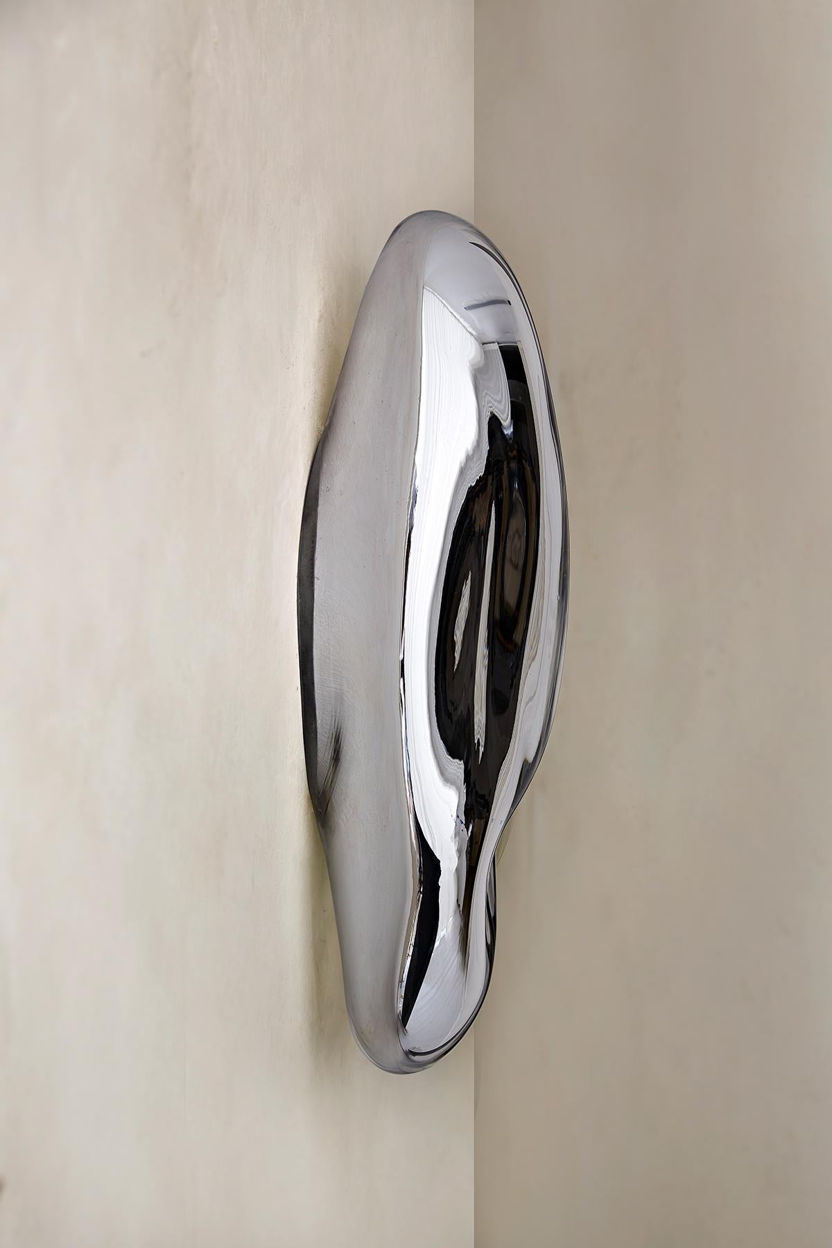 Postmoderno Lapis 6 Specchio scultoreo in argento con vetro soffiato a mano di Homa in vendita