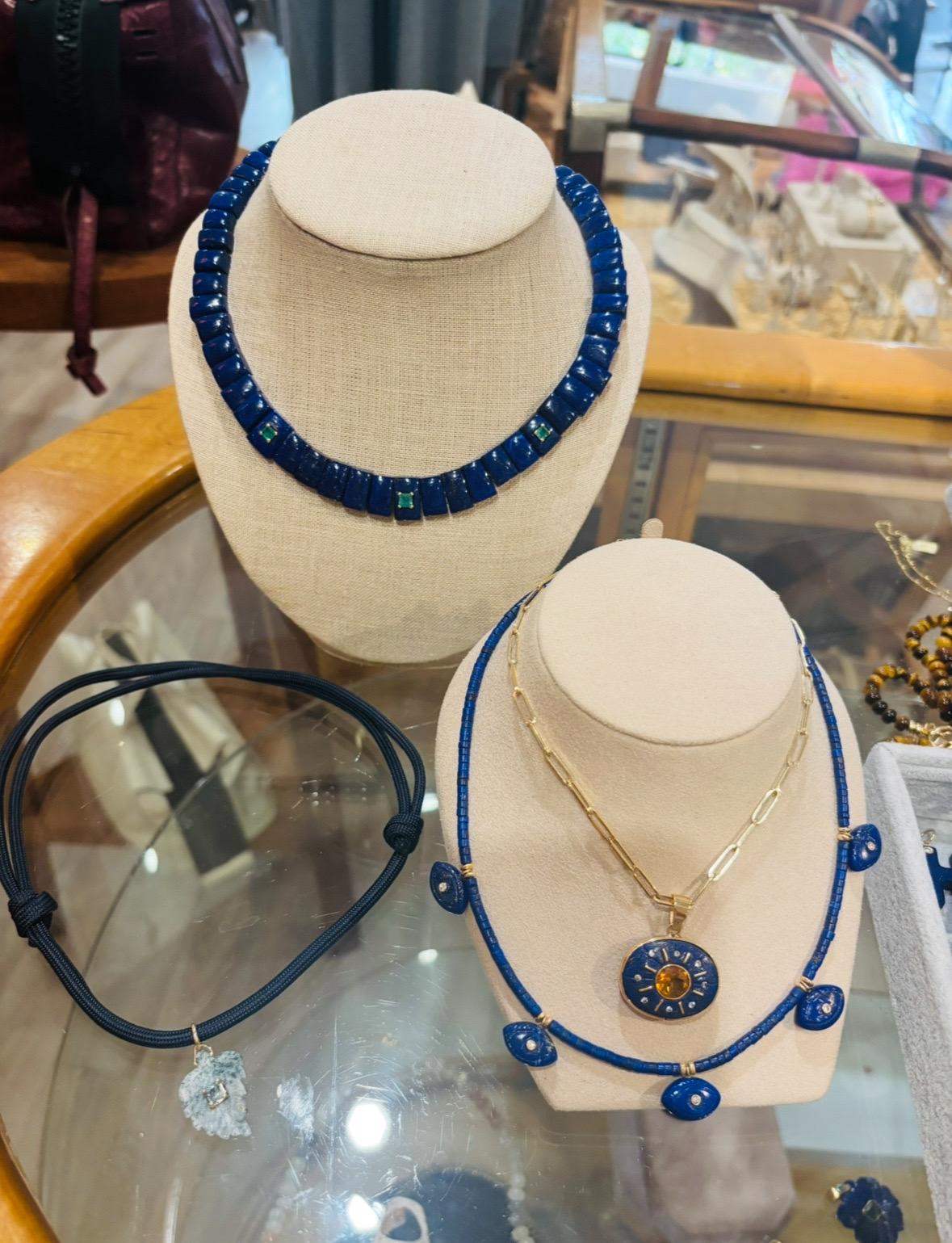 Collana con collare di lapis e smeraldo in oro 14k in vendita 2