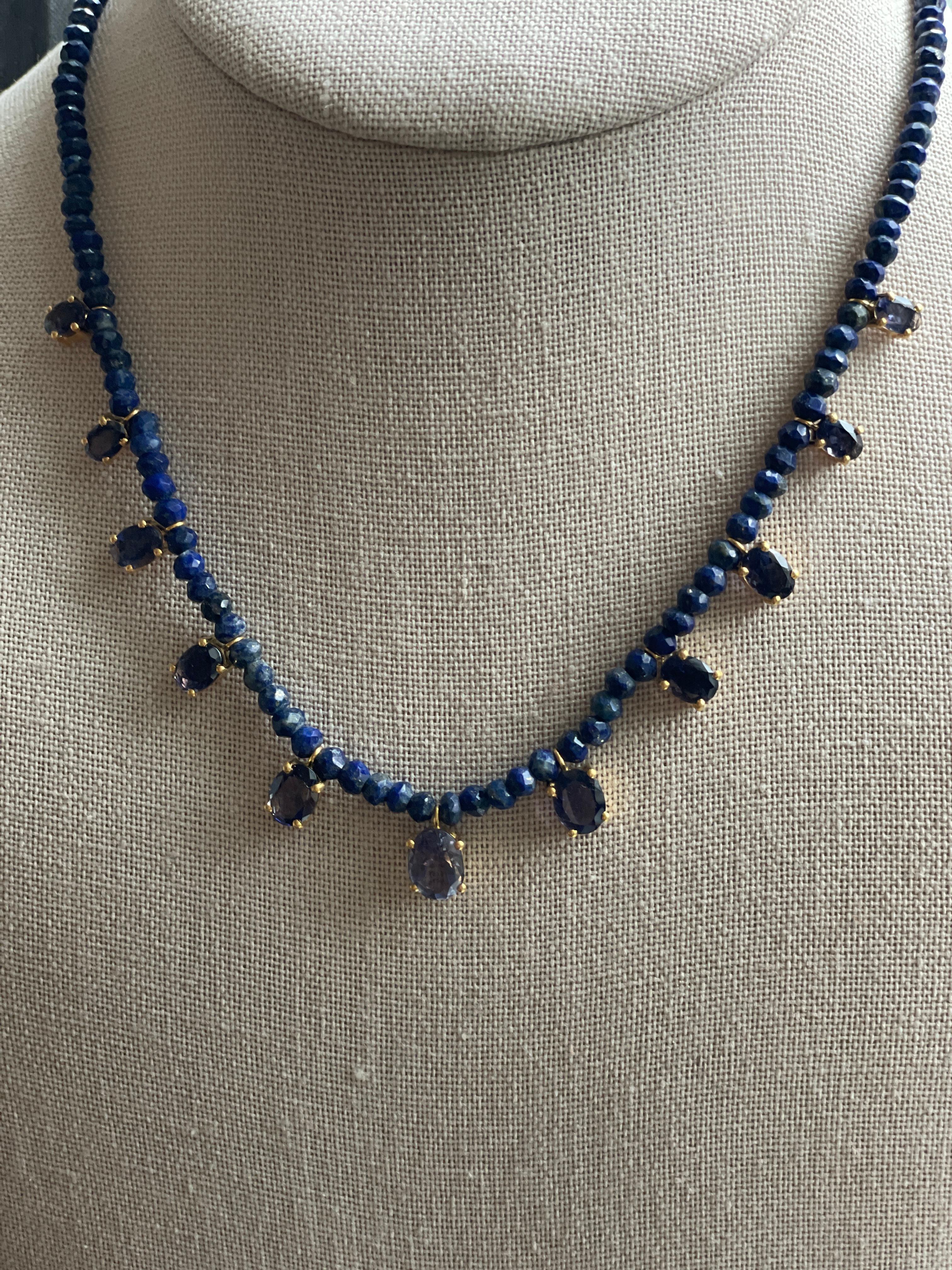 7.5 Carat Lapis and Iolite Oval Beaded Gold Necklace For Sale 2