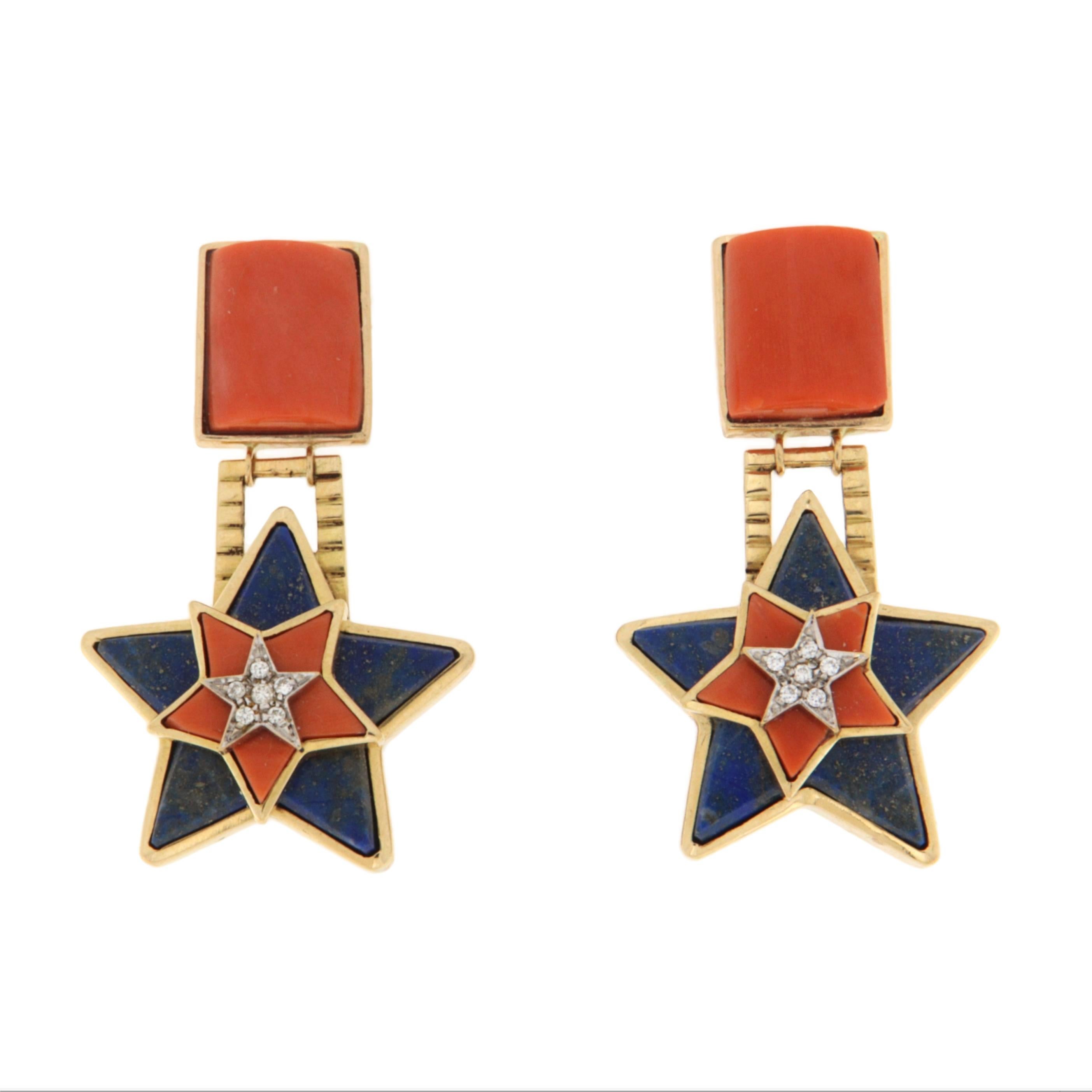 Pendants d'oreilles en or jaune 18 carats avec lapis, corail et diamants Neuf - En vente à Marcianise, IT