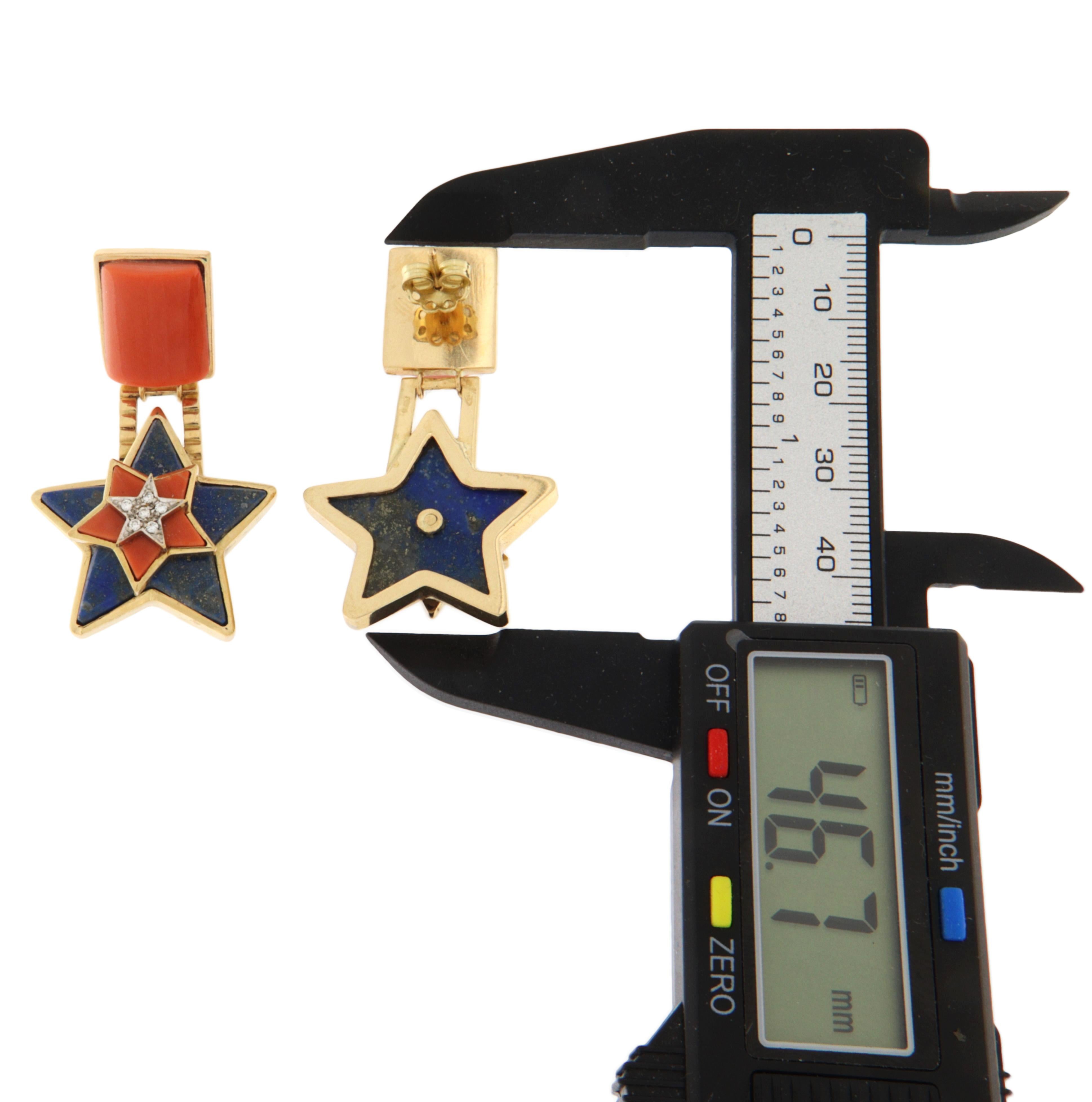 Pendants d'oreilles en or jaune 18 carats avec lapis, corail et diamants Pour femmes en vente