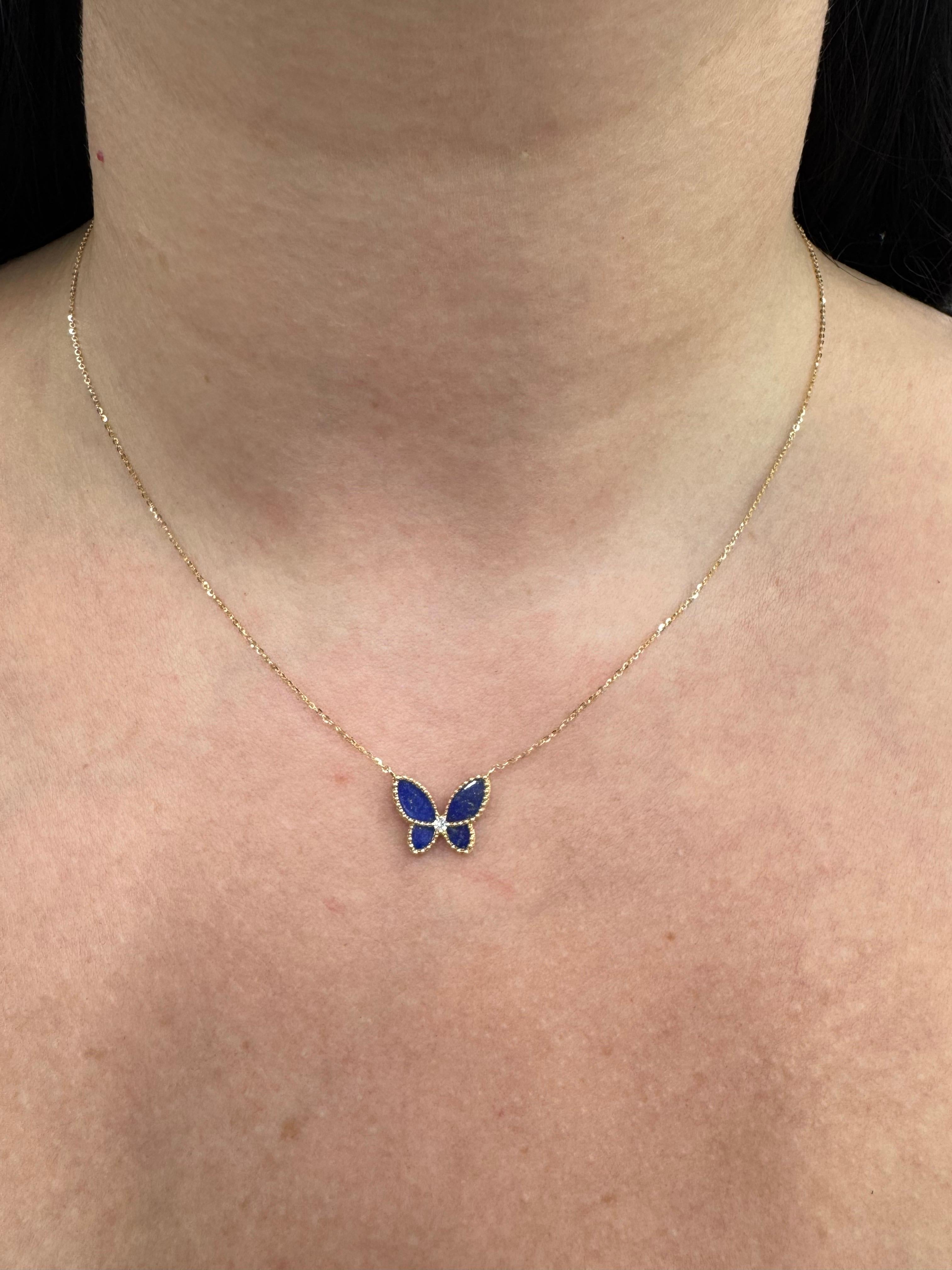 Taille ronde Collier Lapis Diamond Butterfly Beaded Trim (or jaune 14 carats) G VS2 en vente