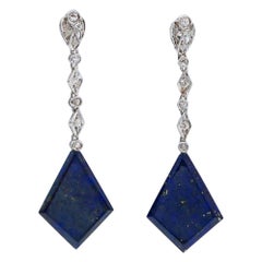Boucles d'oreilles en lapis-lazuli, diamants et or blanc.
