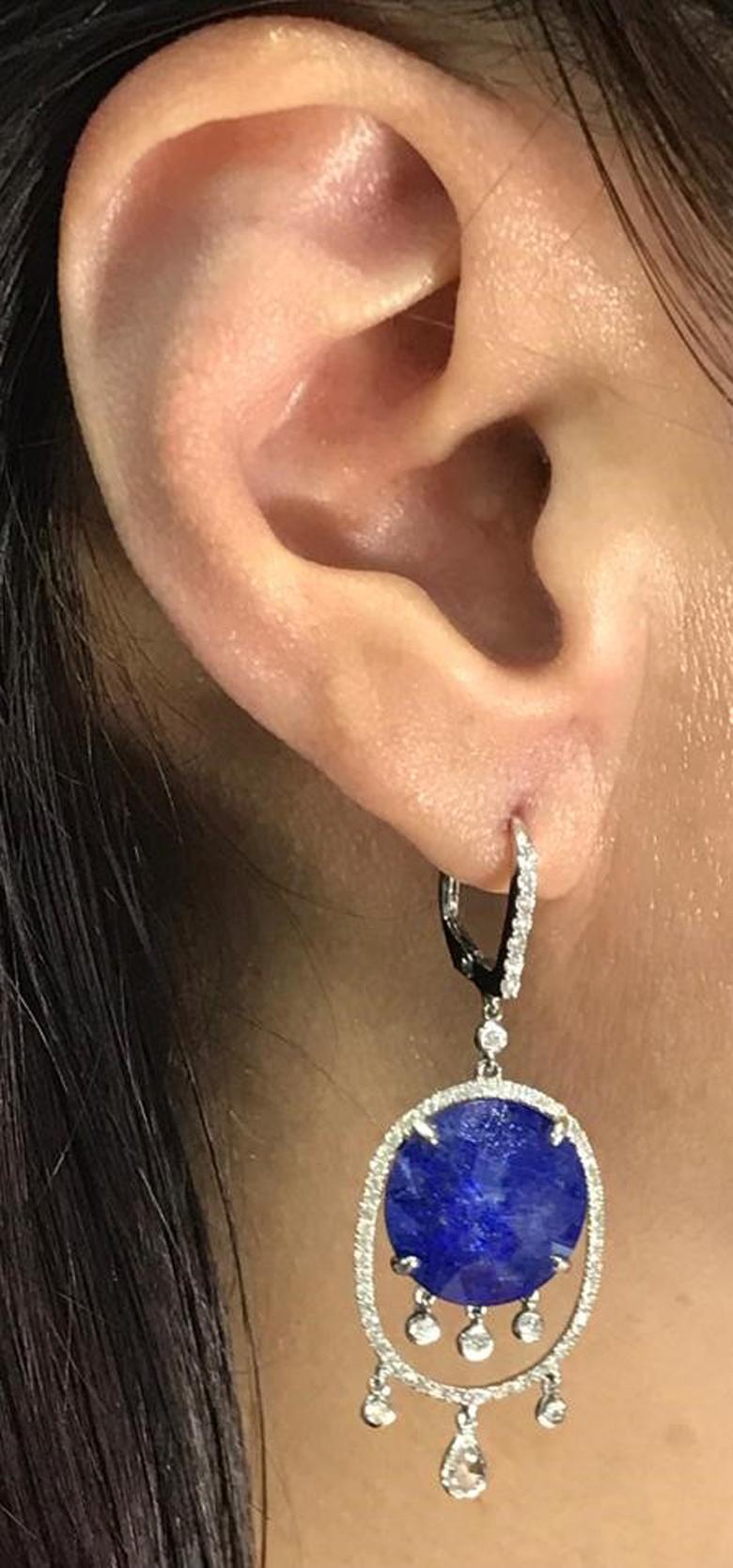 Cabochon Orecchino con diamante e doppietta di lapis in oro giallo 18 carati in vendita