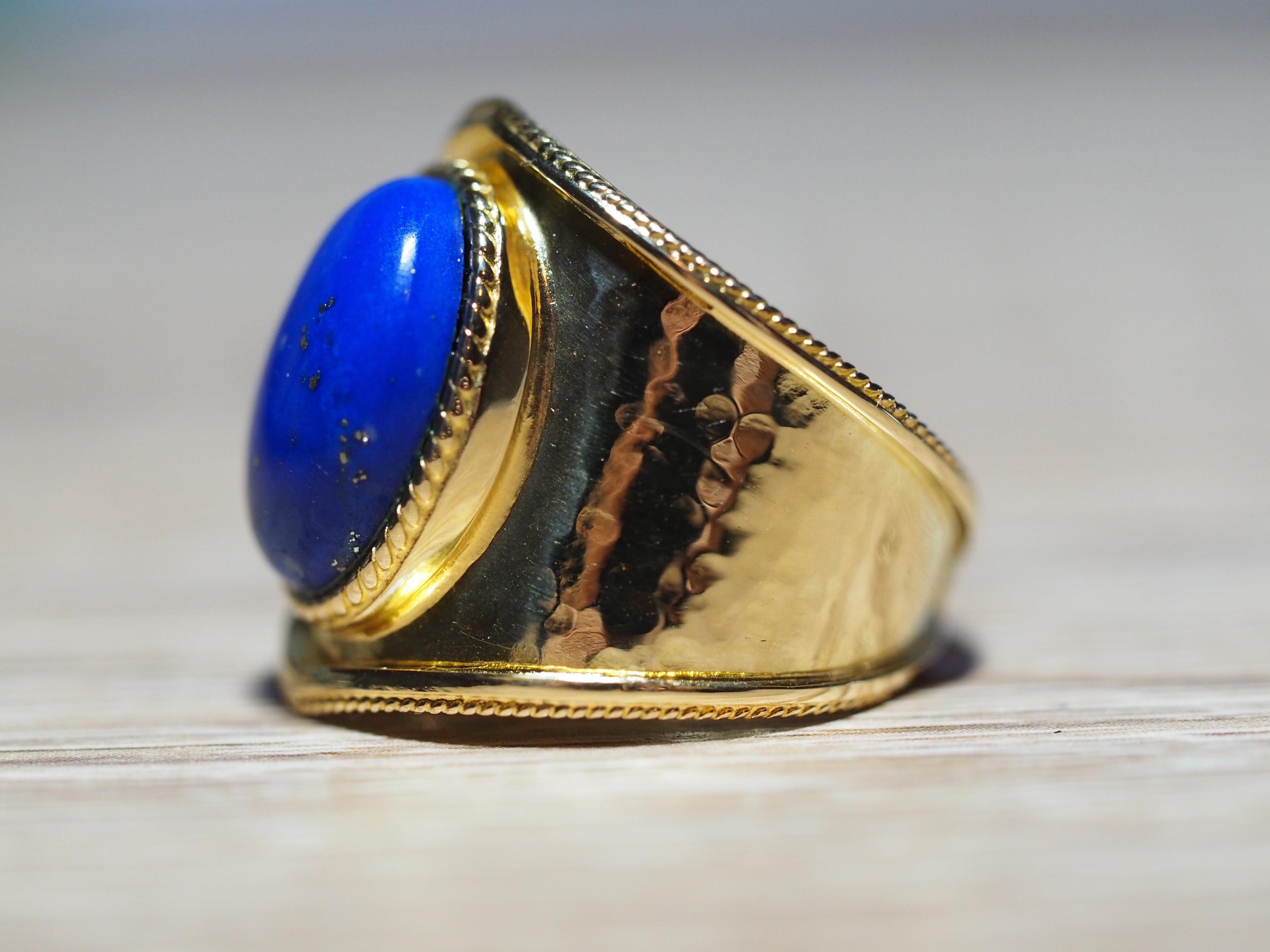 Greek Revival Lapis Lazuli 18 Karat Yellow Gold Hammered Ring Band