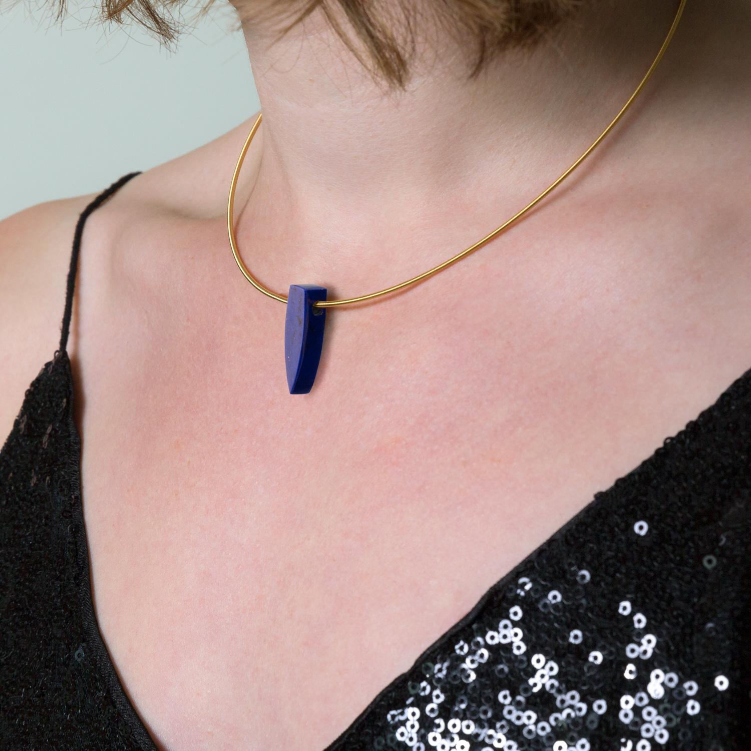 Lapis Lazuli and 18 Karat Gold Necklace In New Condition For Sale In Ballynahinch, Co Down