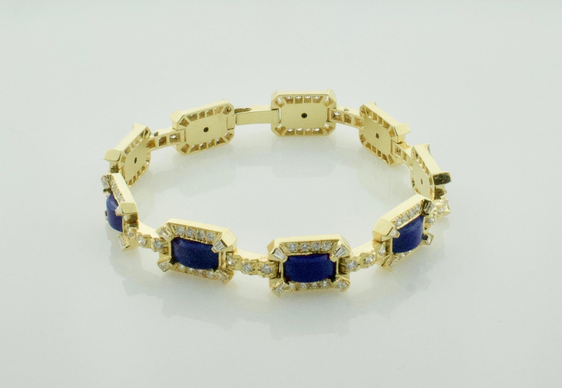    Lapis Lazuli and Diamond Bracelet in 18 Karat Yellow Gold In Excellent Condition For Sale In Wailea, HI