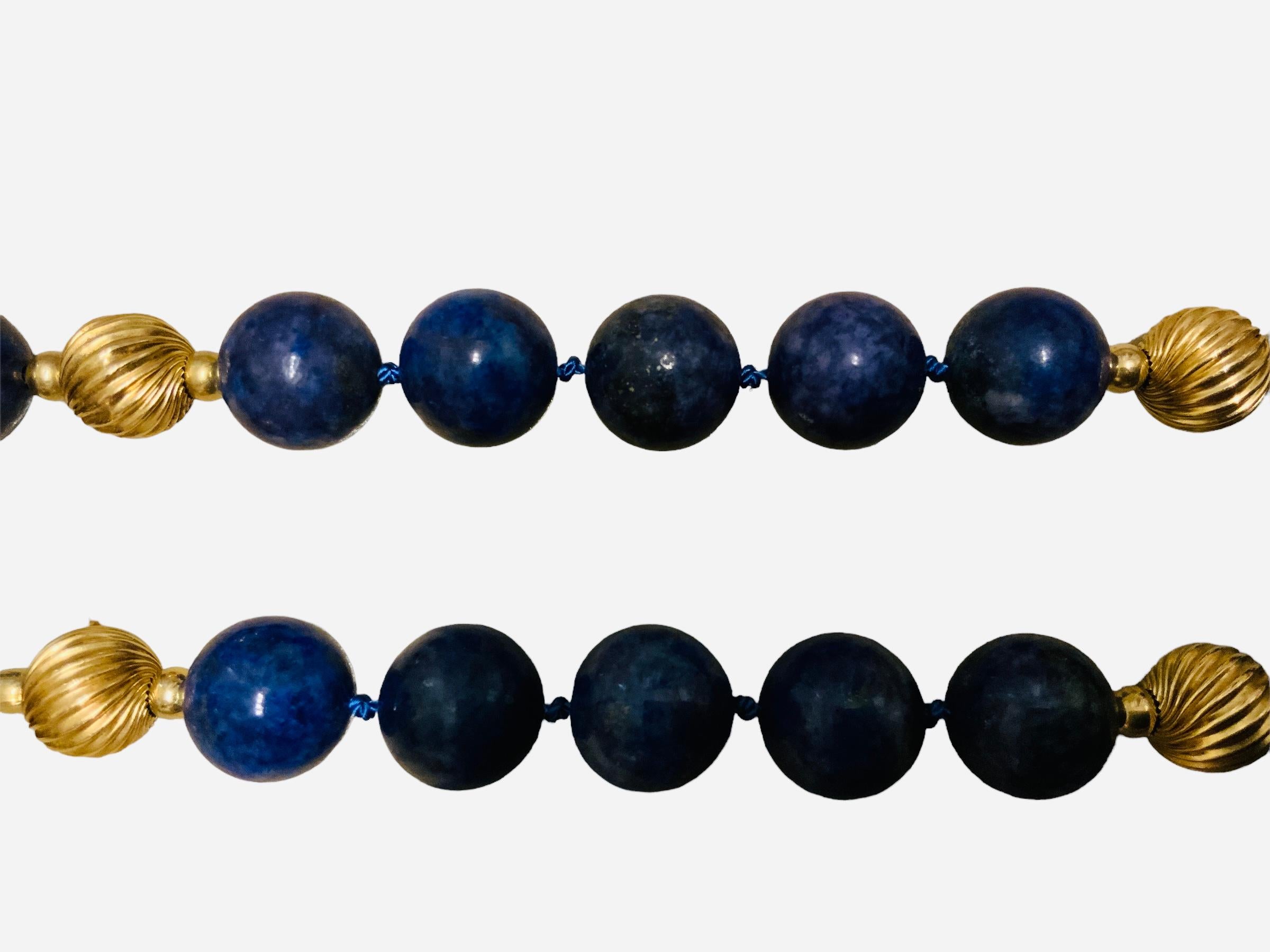 Lapis Lazuli And Gold Beads Necklace  In Good Condition For Sale In Guaynabo, PR