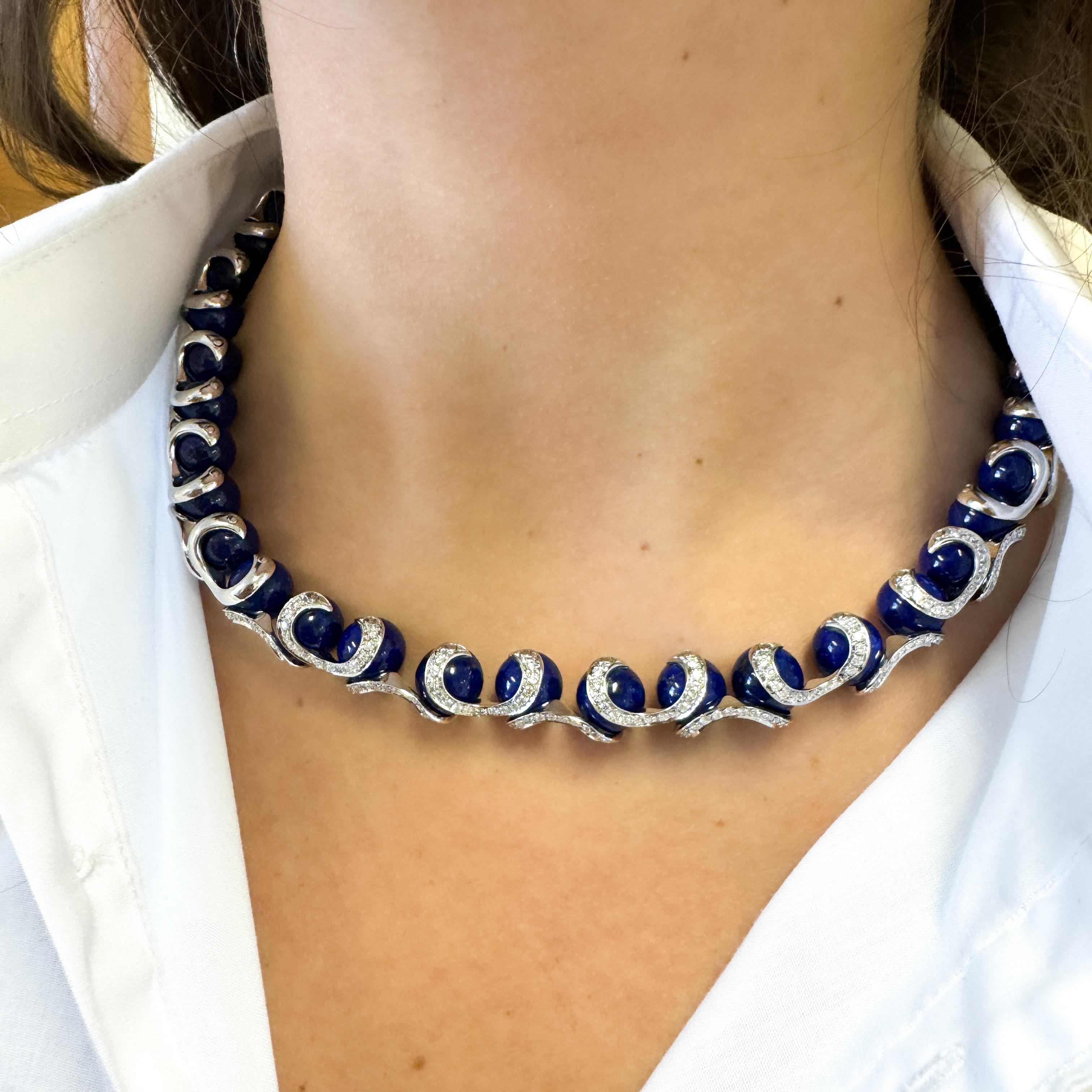 Contemporaneo Collana girocollo con sfere di lapislazzuli e diamanti in oro bianco 18 carati firmata Bibigi in vendita