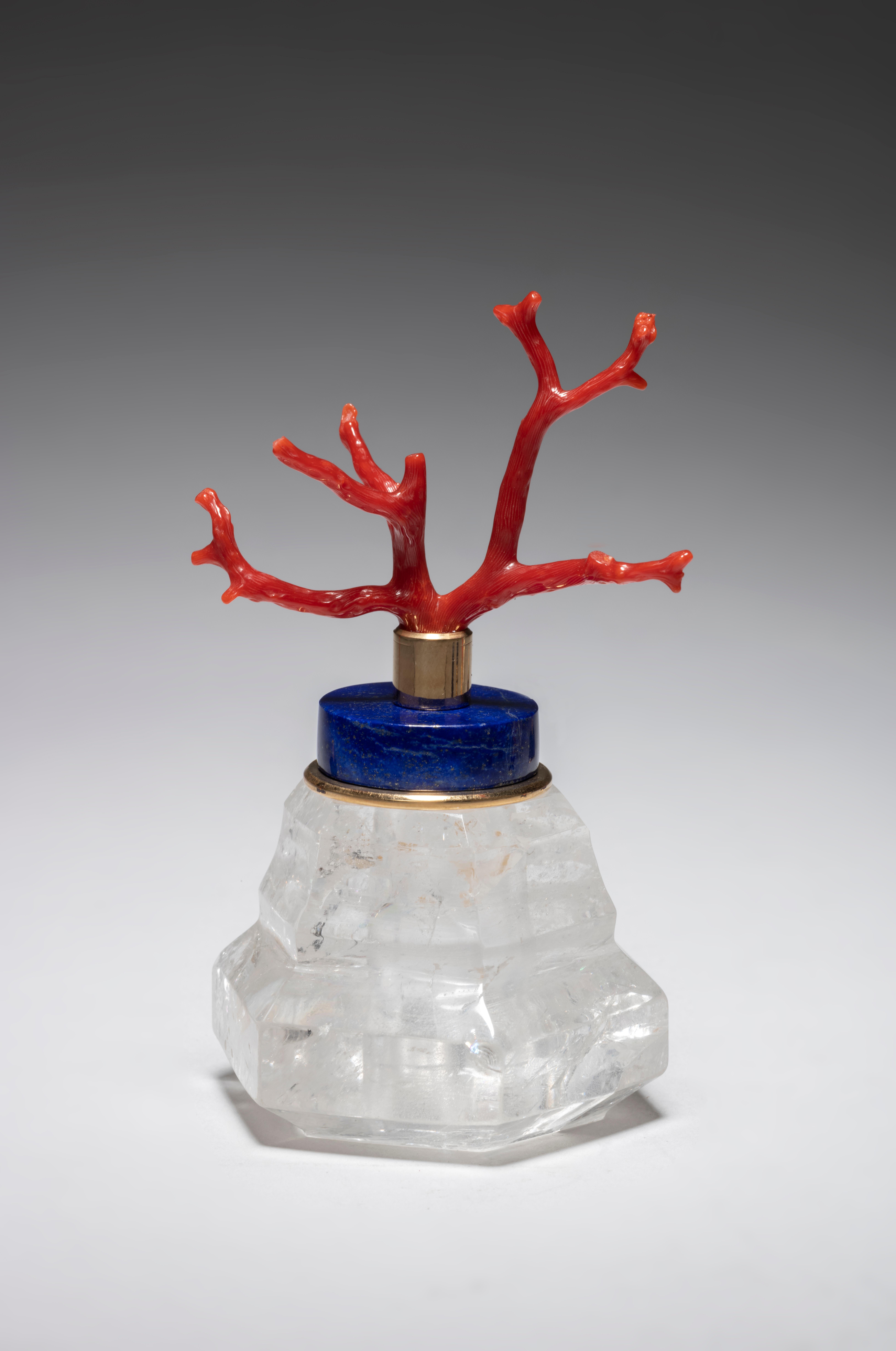 Lapis Lazuli Base and Mediterranean Coral Branch by Alexandre Vossion In New Condition For Sale In SAINT-OUEN, FR